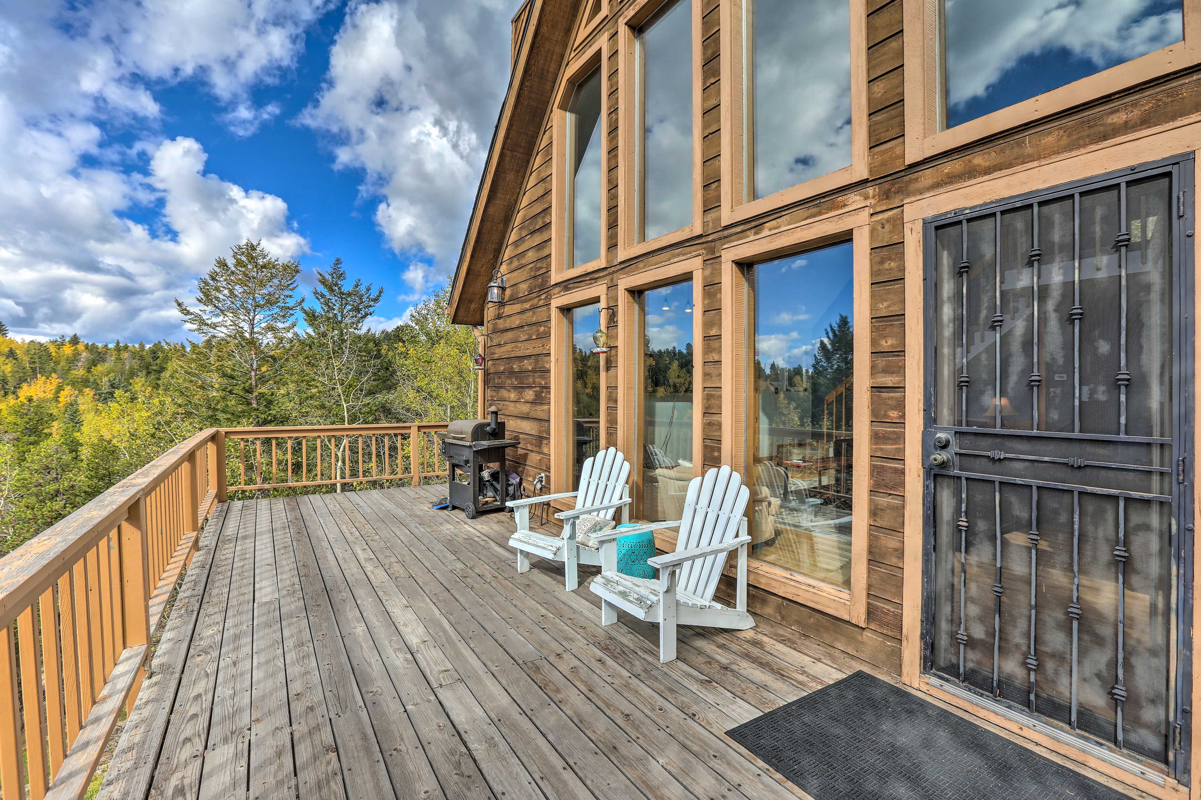 Upper Deck | Smoker Grill | High Top Table | Mountain Views