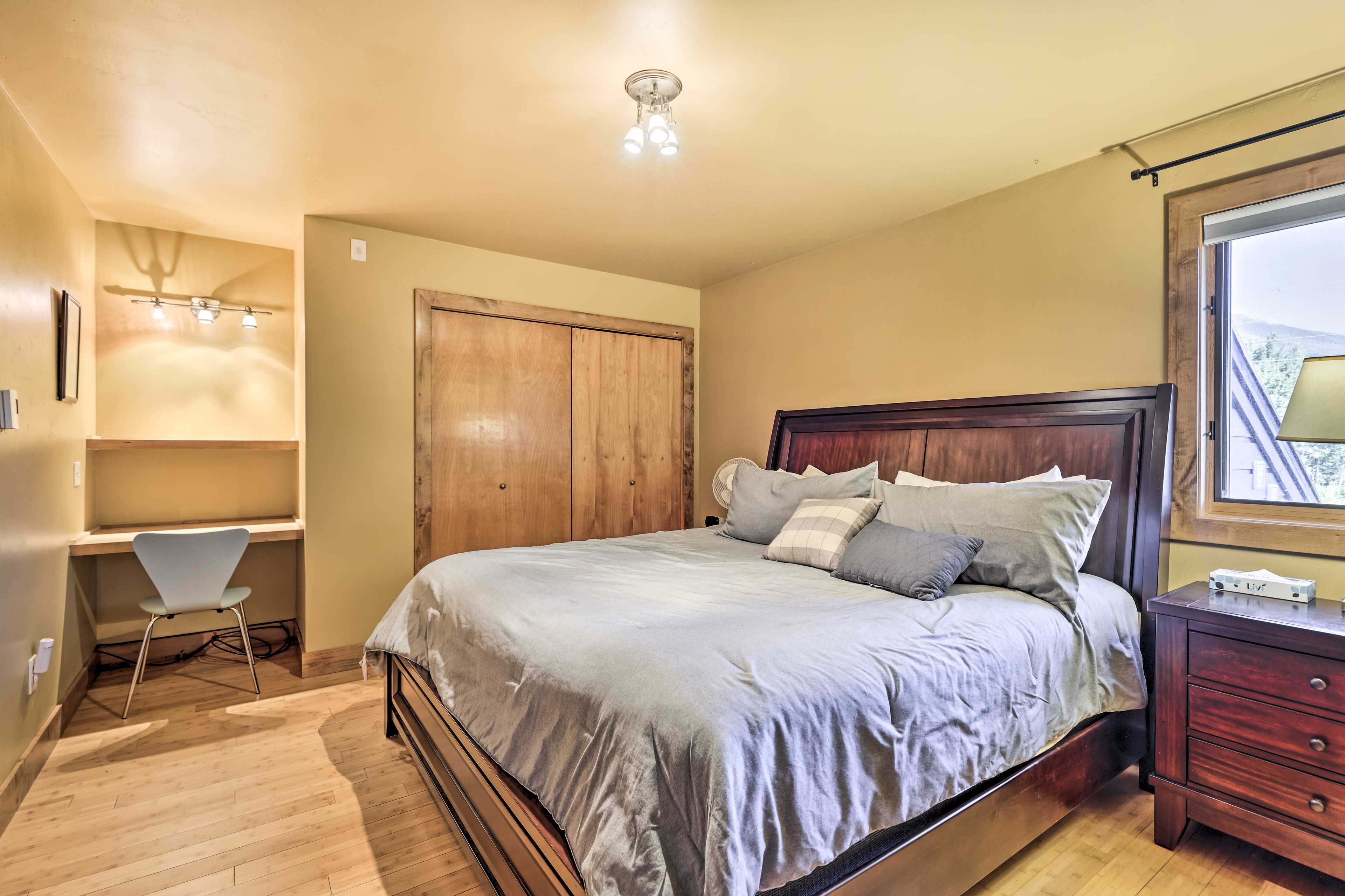 Bedroom 2 | King Bed