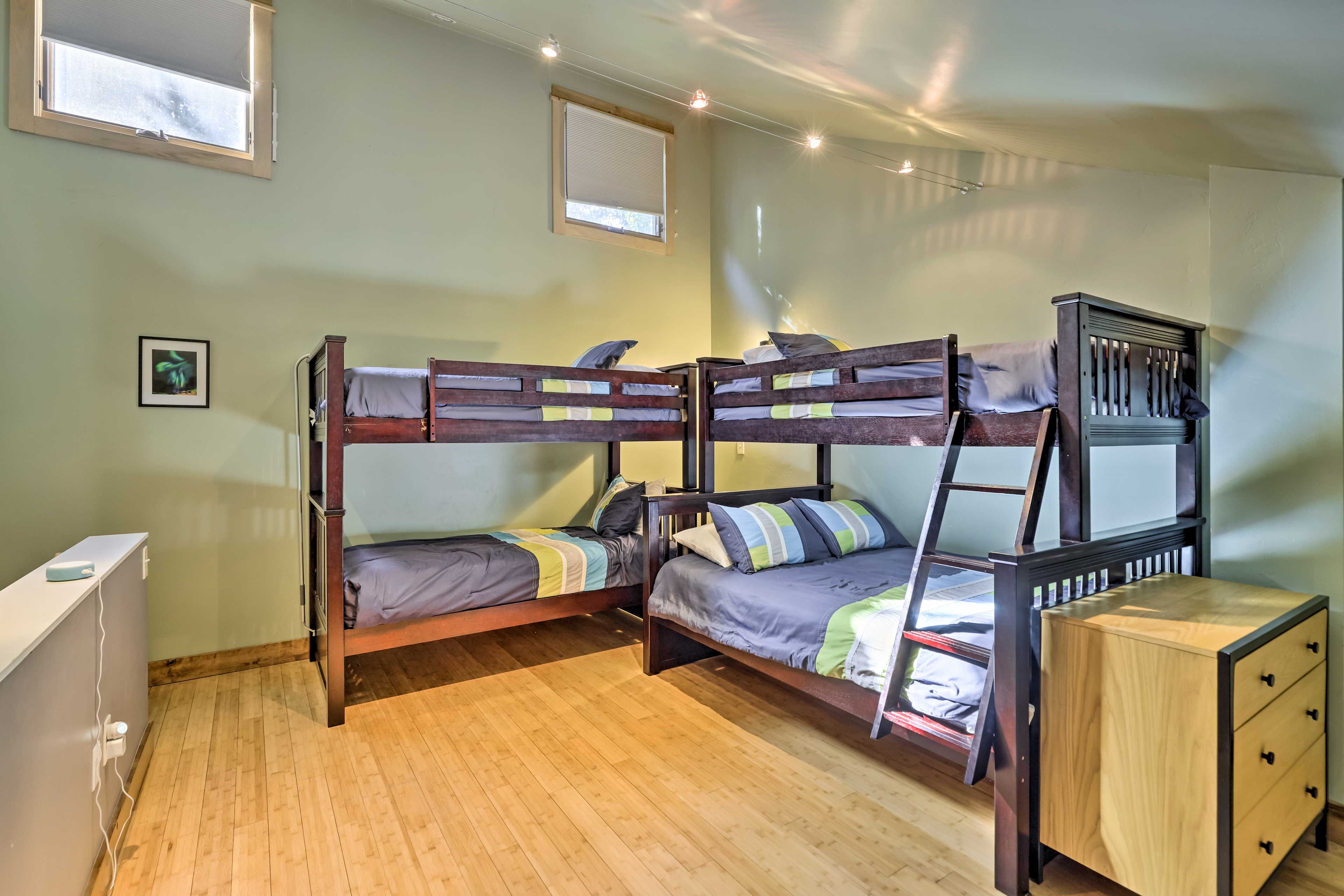Loft | Twin/Full Bunk Bed | Twin Bunk Bed