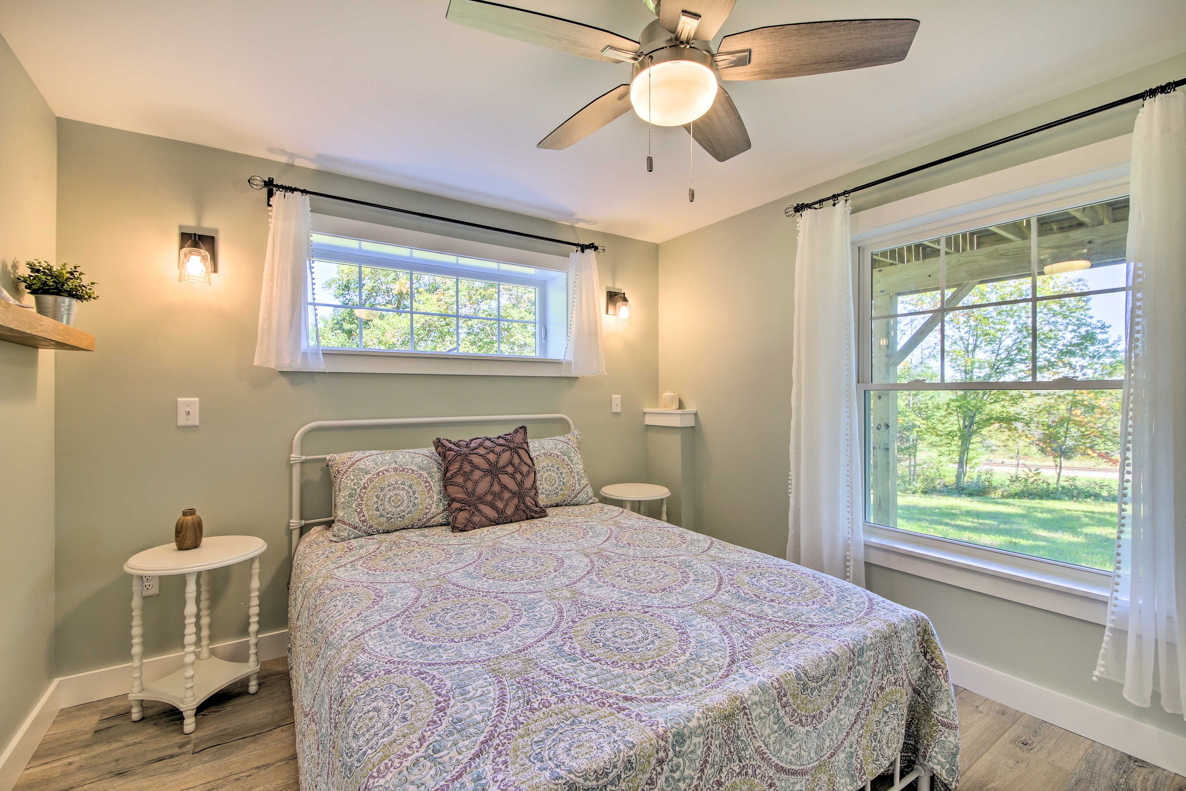 Bedroom 2 | Queen Bed