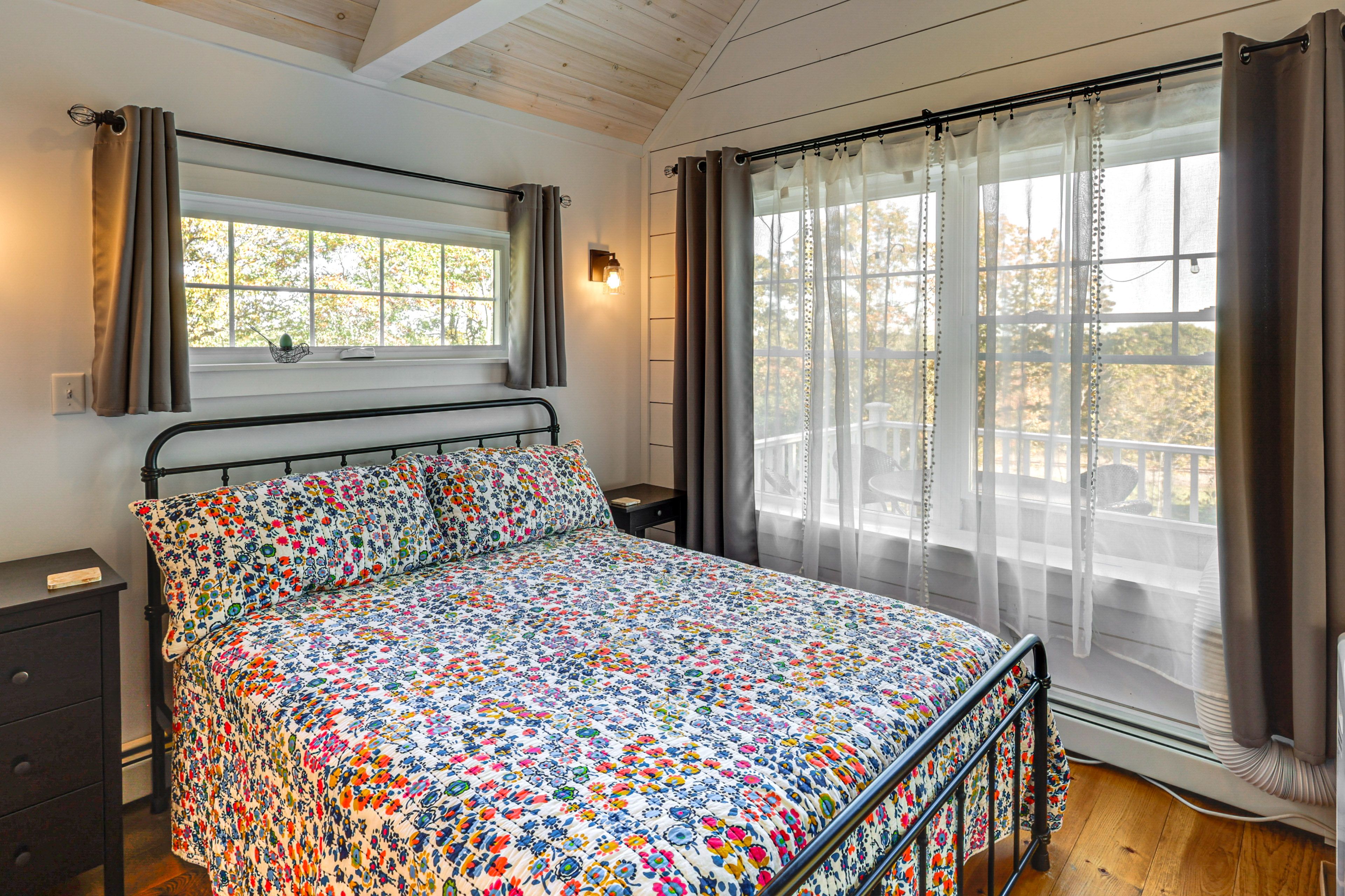 Bedroom 1 | Queen Bed | Linens Provided