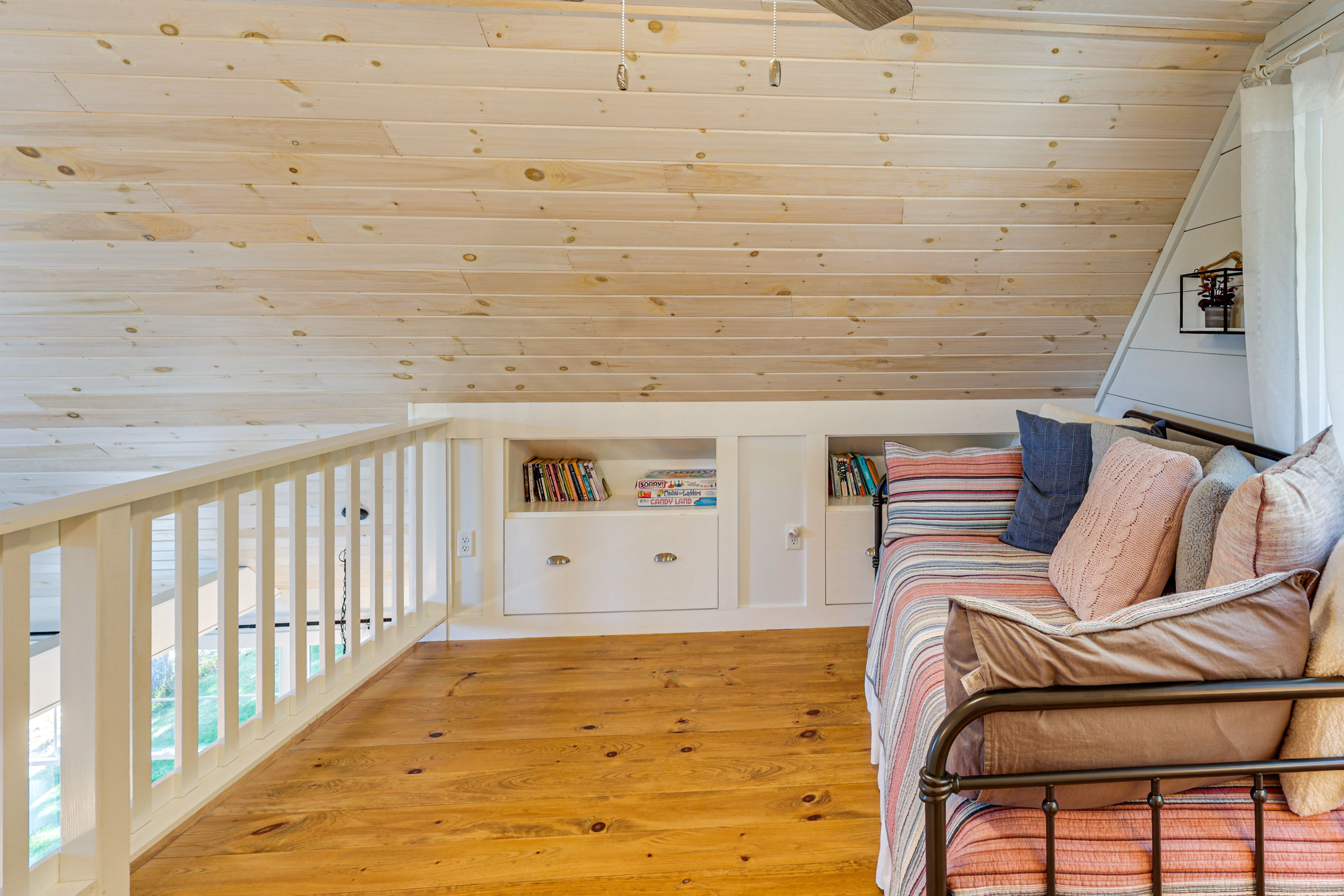 Loft | Twin Bed w/ Twin Trundle