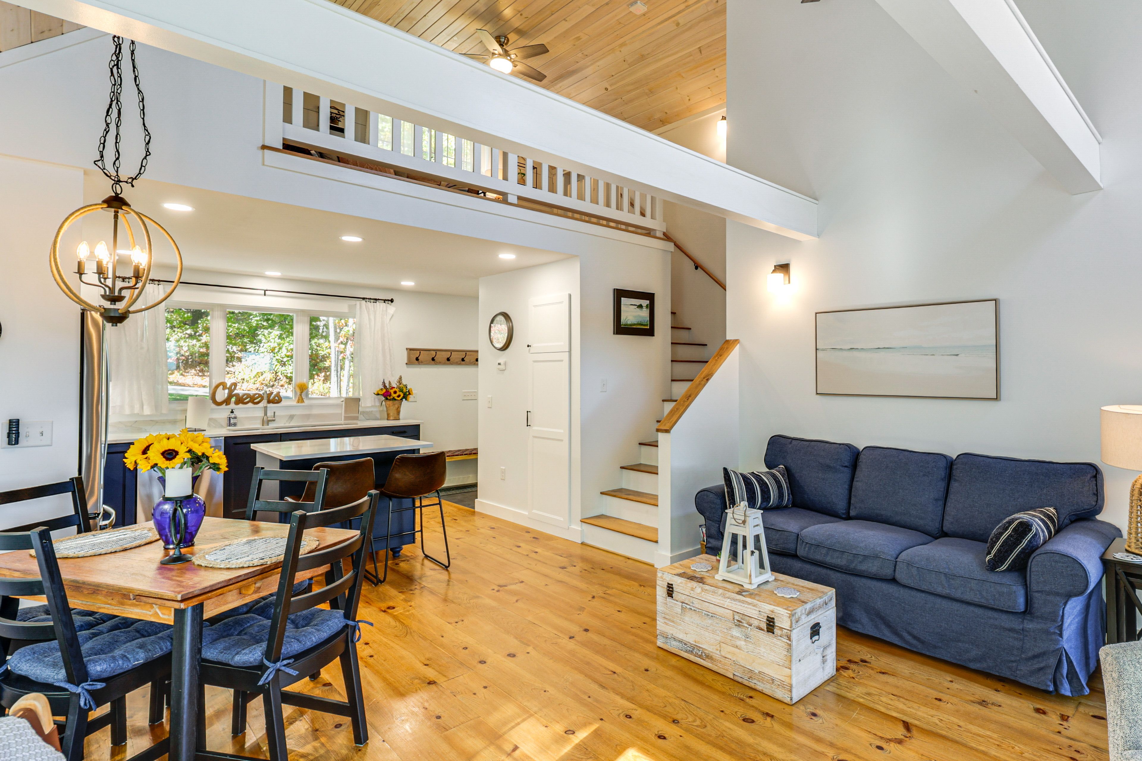 Dining Area | Dishware & Flatware