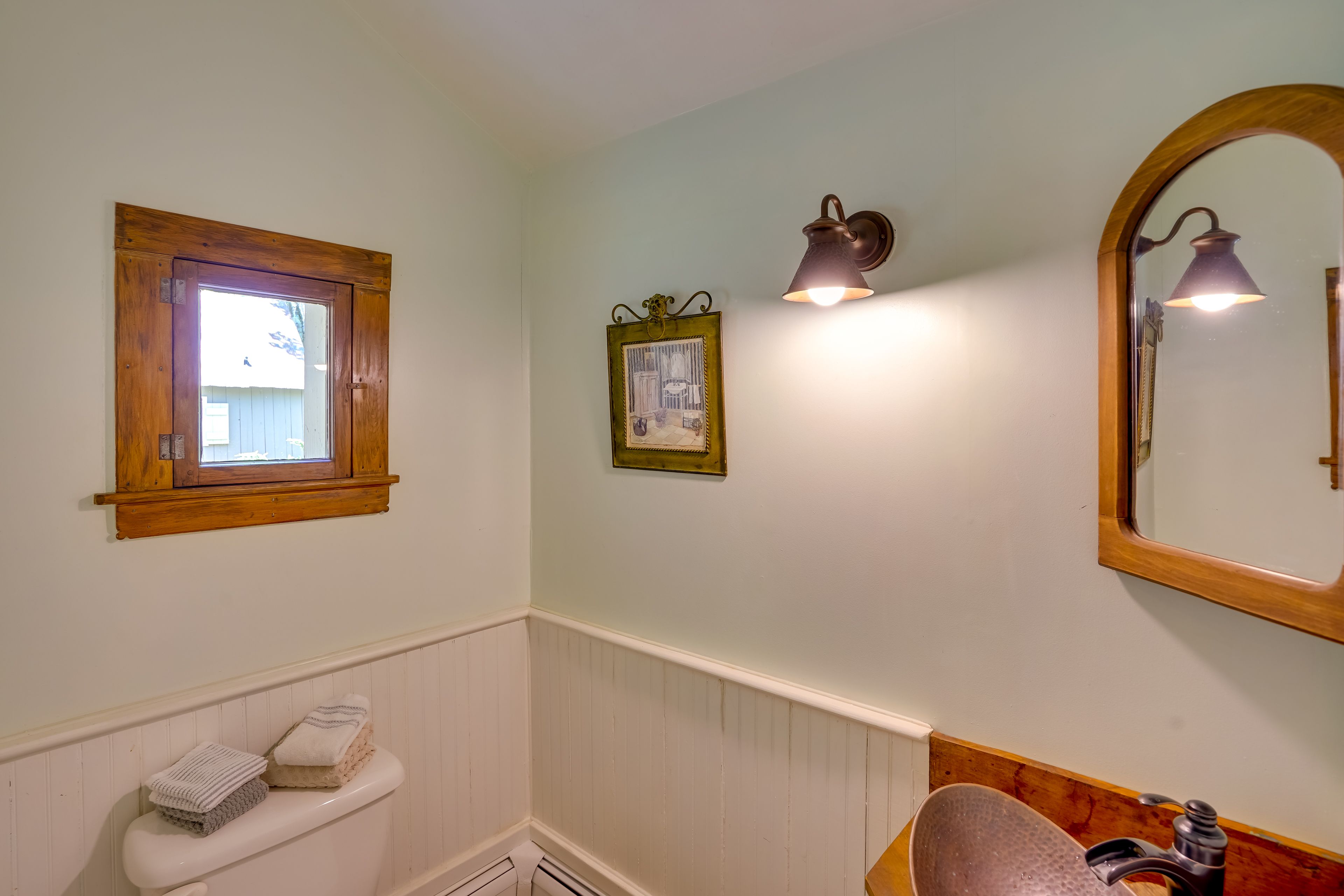 Half Bathroom | 1st Floor