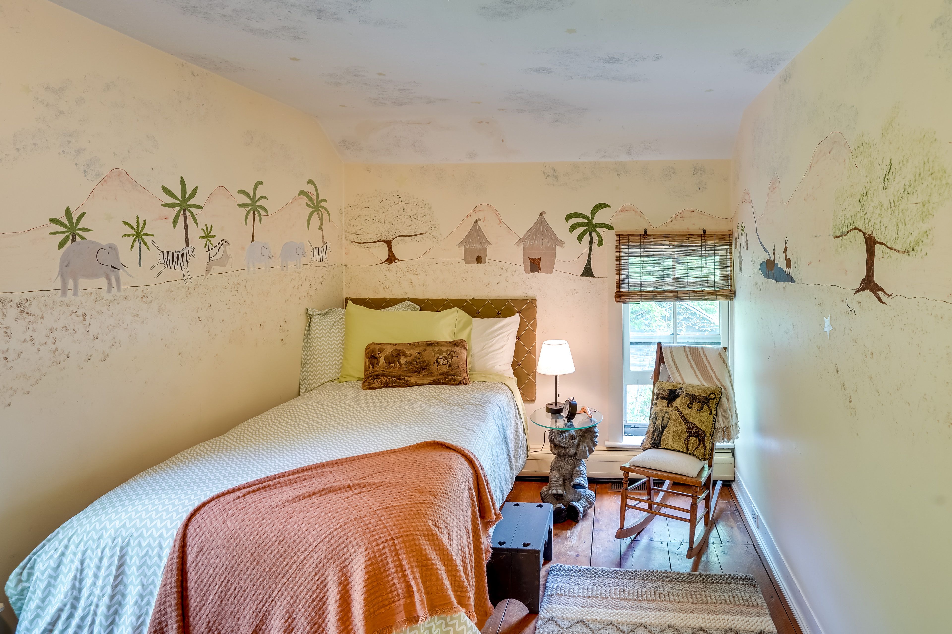Bedroom 3 | Twin Bed | 2nd Floor