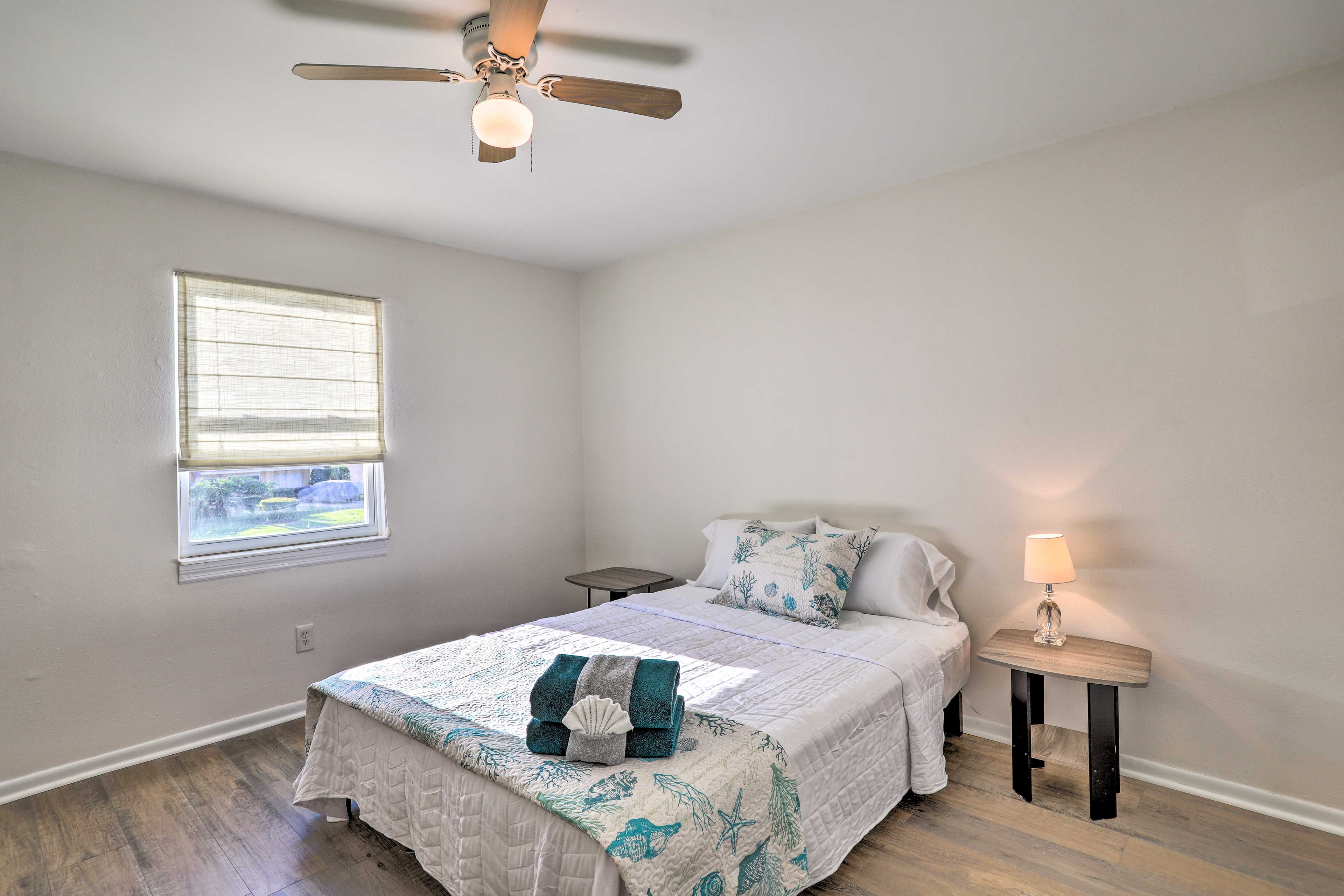 Bedroom 3 | Queen Bed