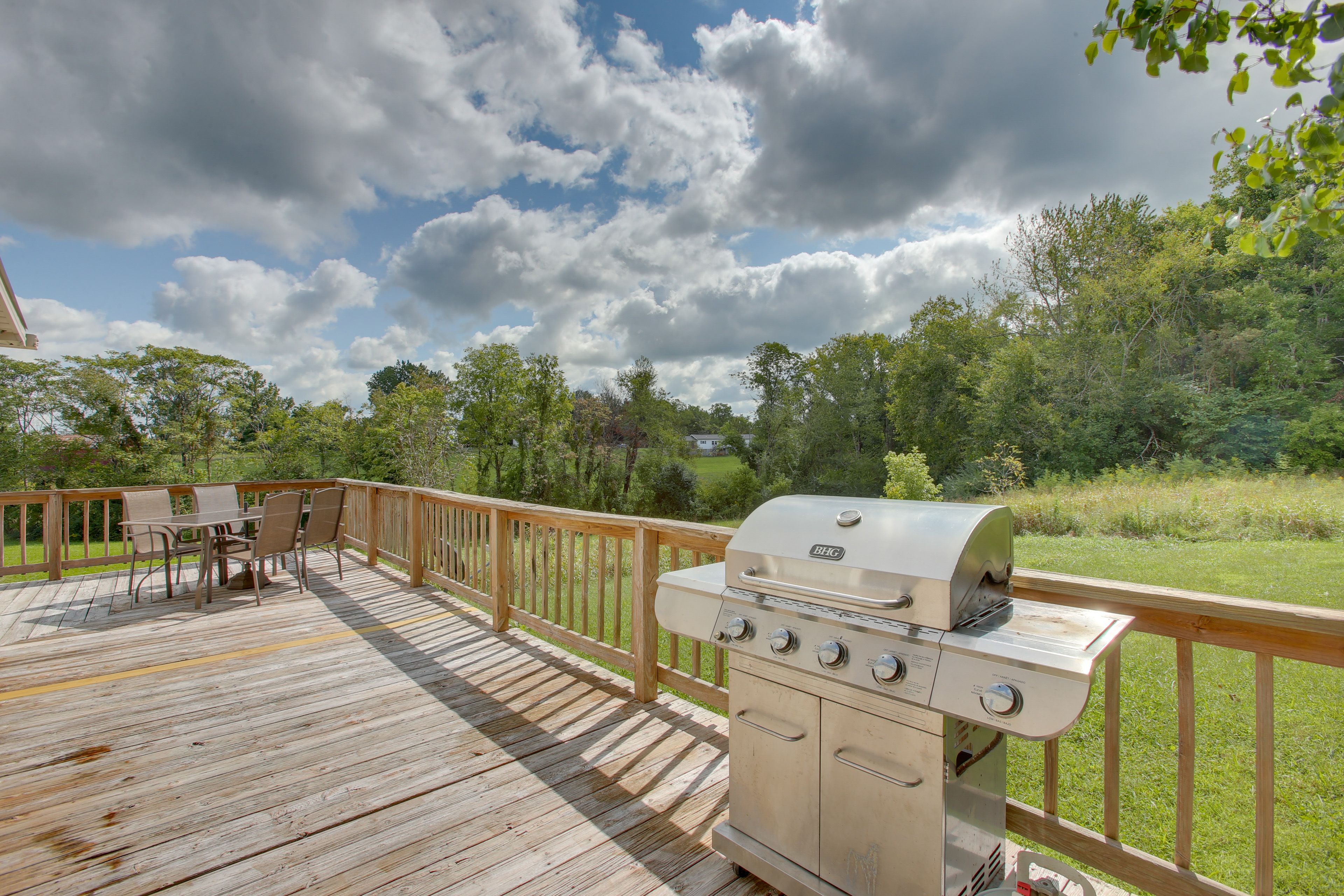 Private Deck | Outdoor Dining Area | Fire Pit
