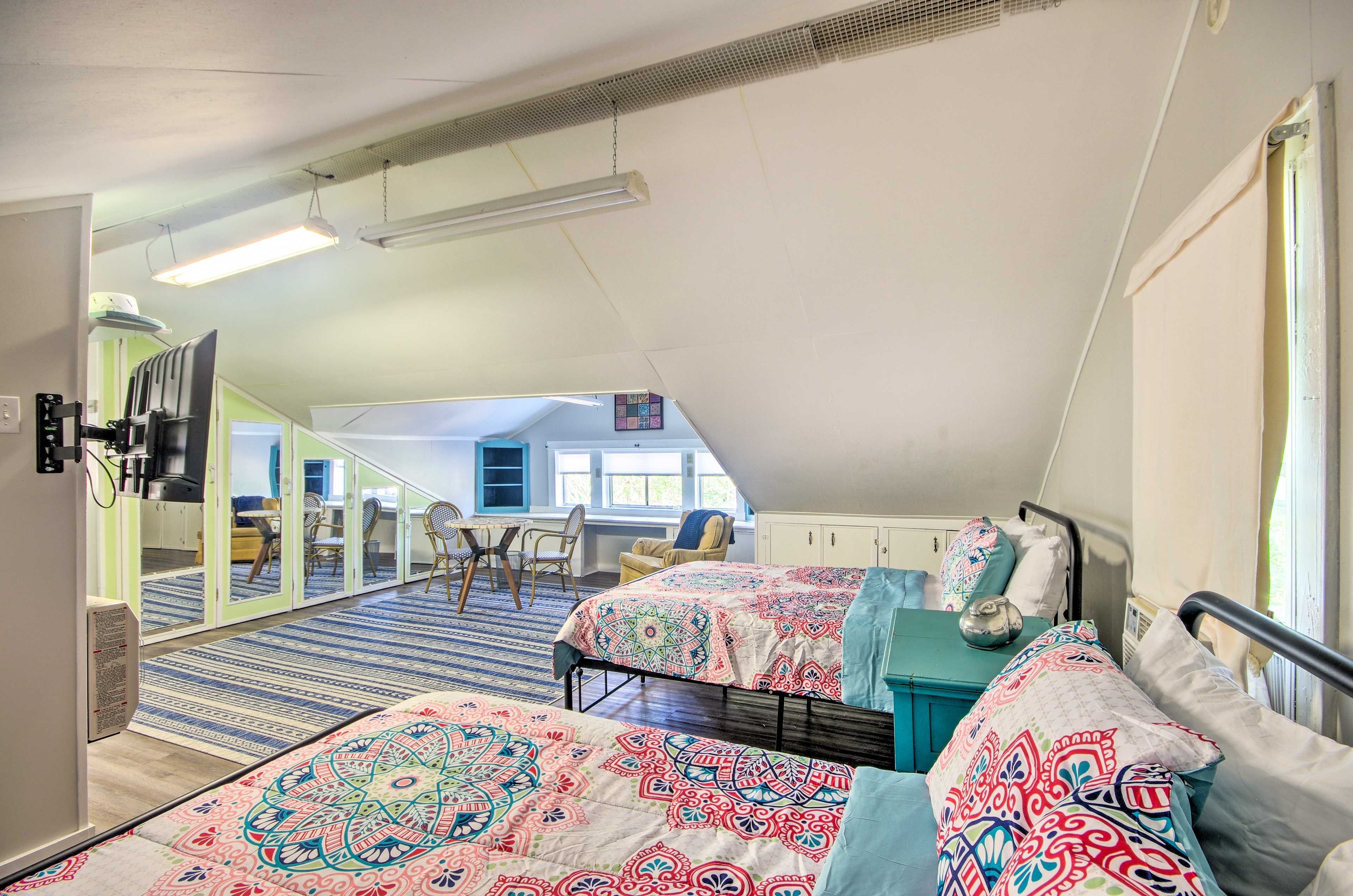 Bedroom 3 | Queen Bed | Full Bed | 2nd Floor