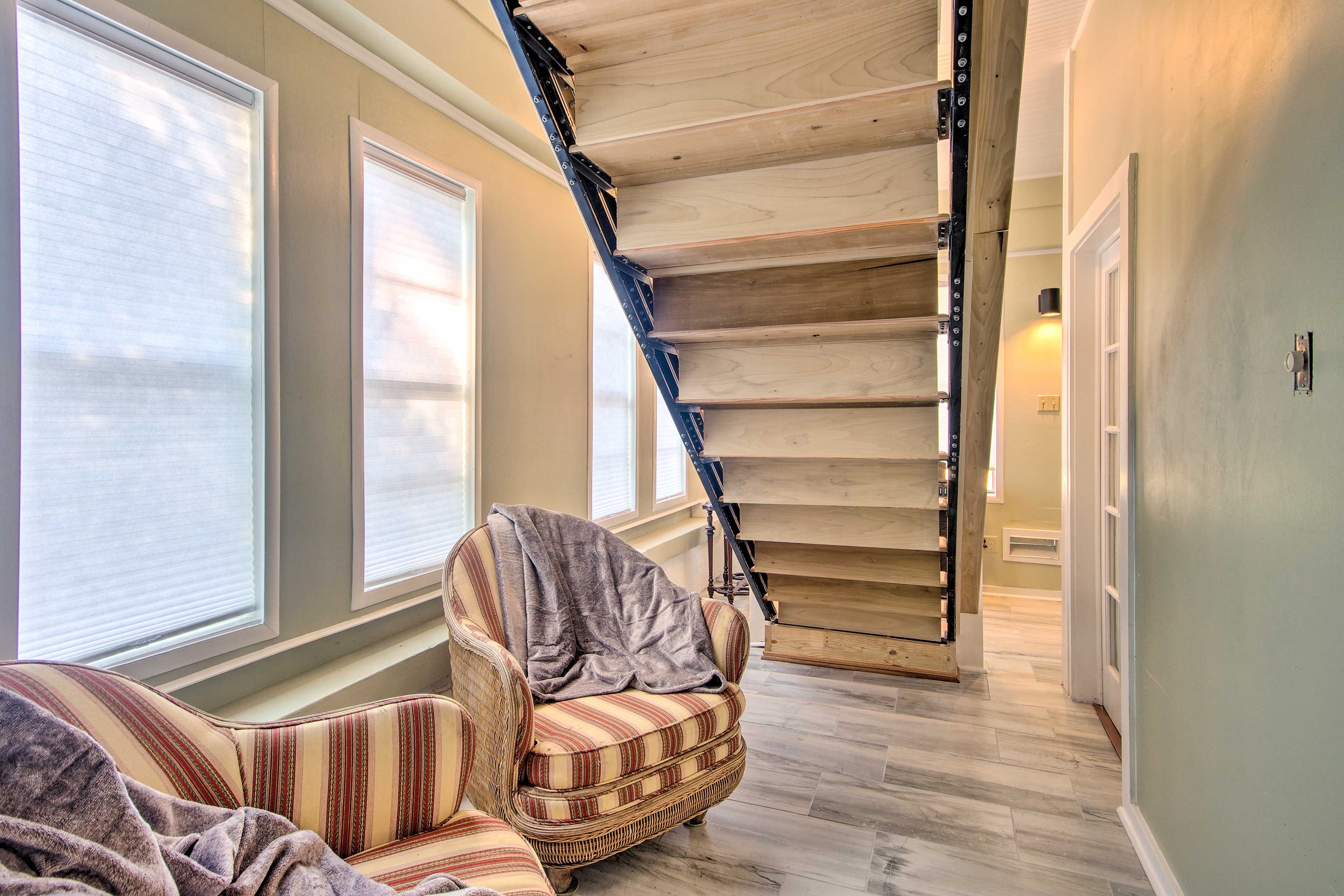 Sitting Area | 1st Floor