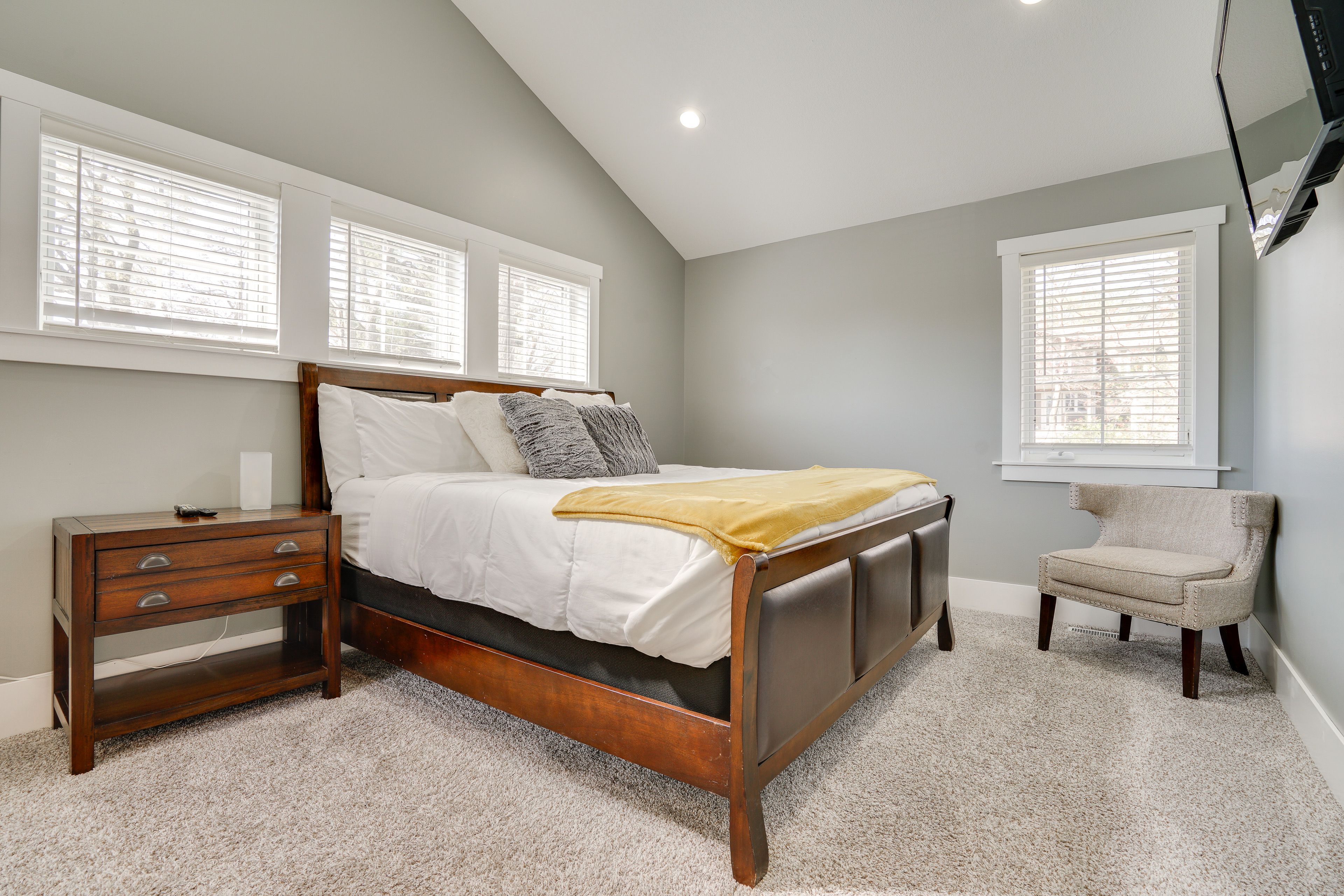 Bedroom 1 | Upper Level | King Bed | En-Suite Bathroom