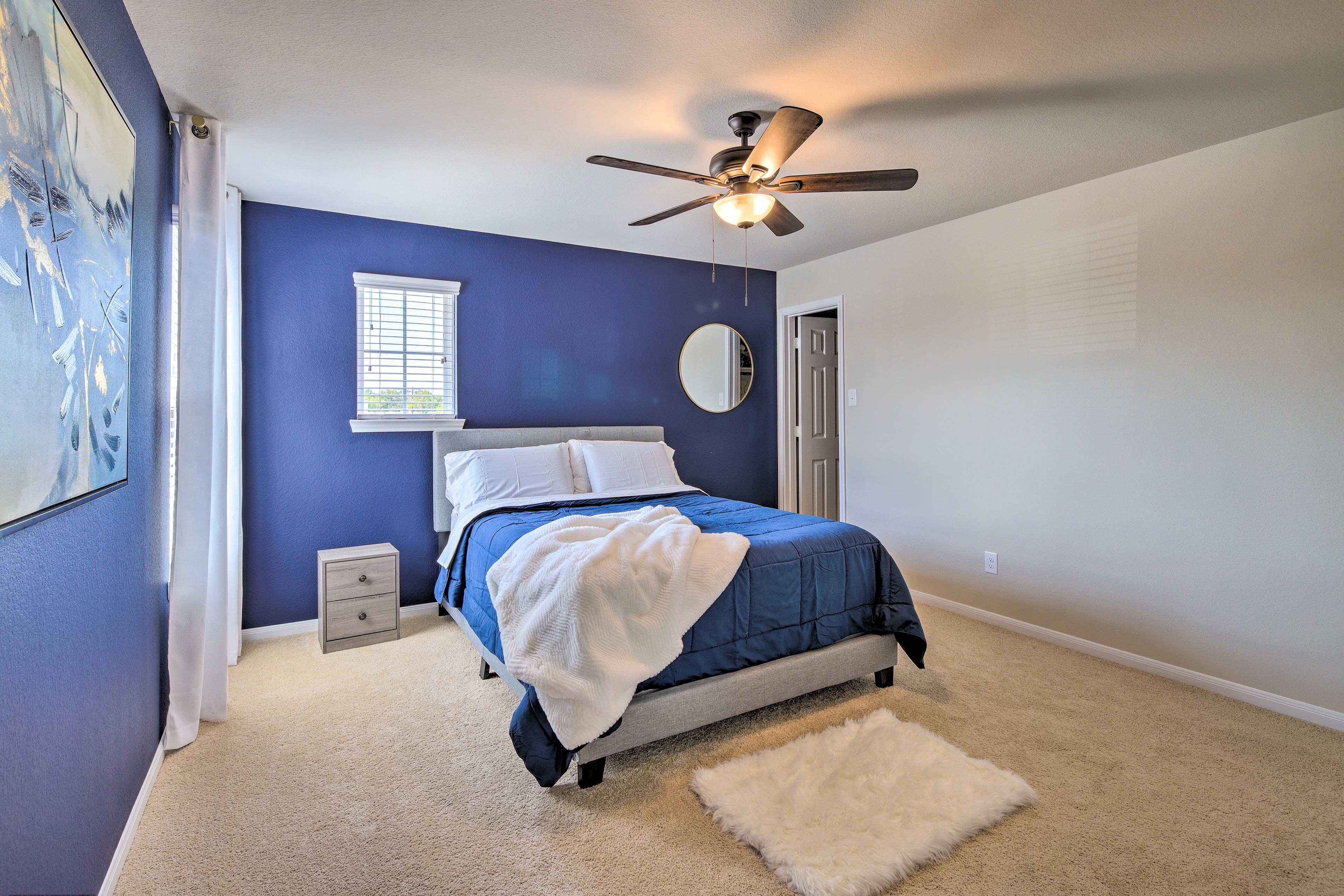 Bedroom 1 | Queen Bed