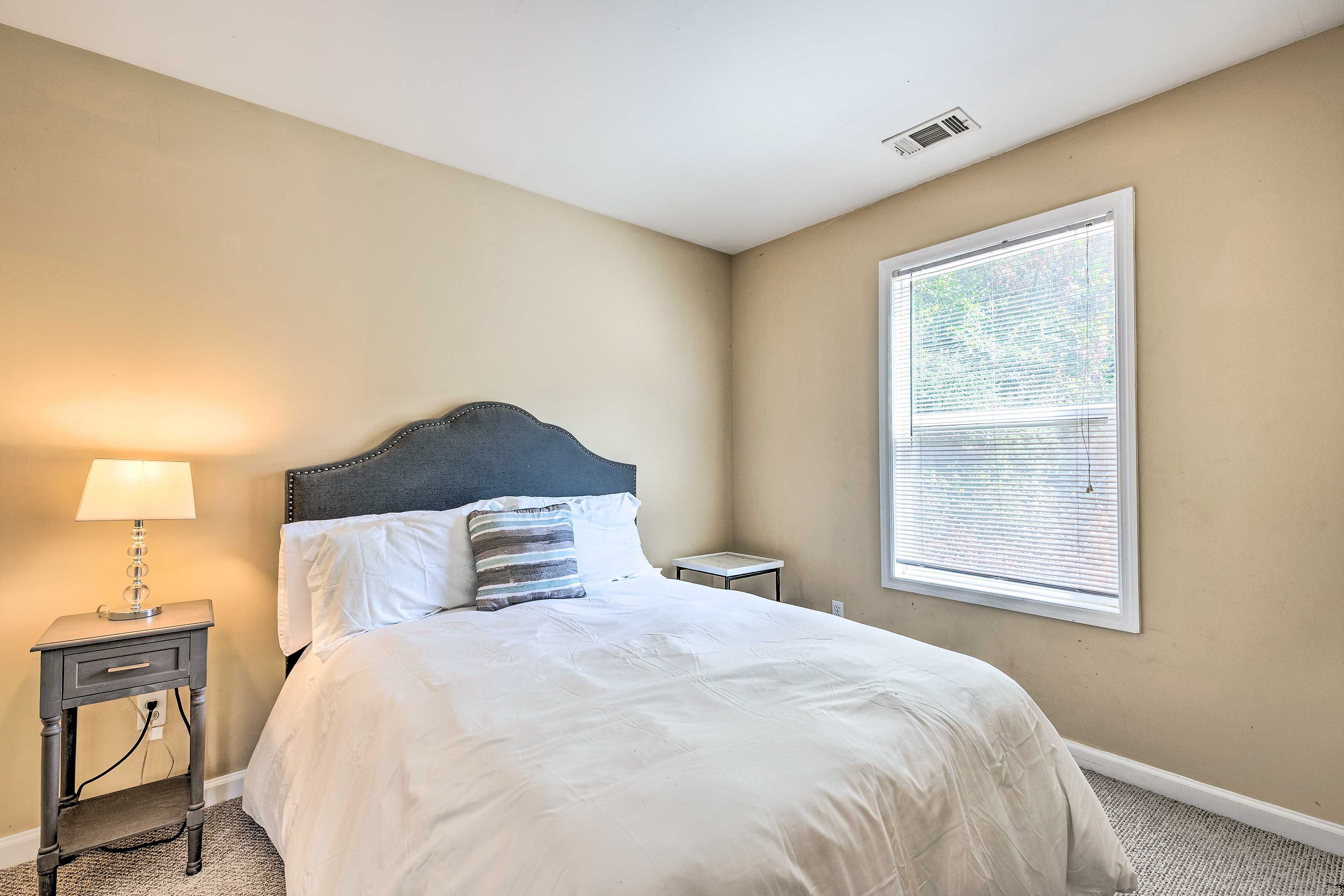 Bedroom 2 | Full Bed | 2nd Floor | Linens Provided