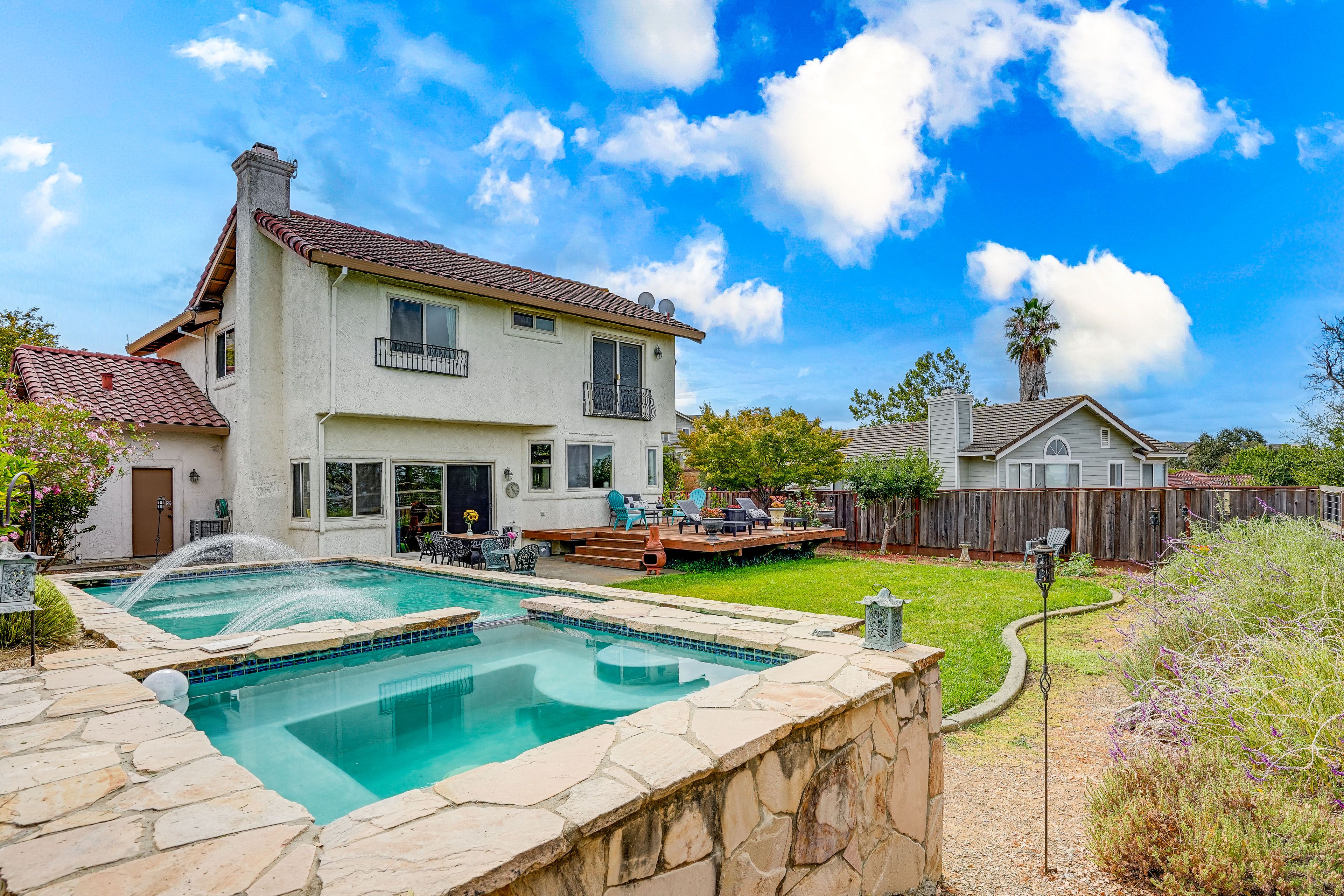 Vallejo Vacation Rental | 3BR | 2.5BA | Stairs Required | 1,964 Sq Ft