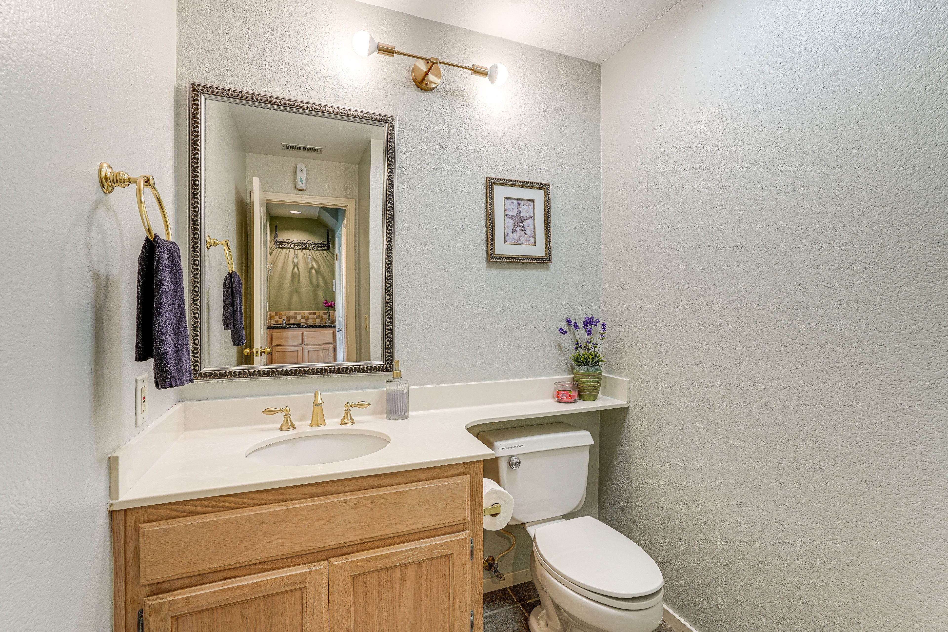 Half Bathroom | 1st Floor