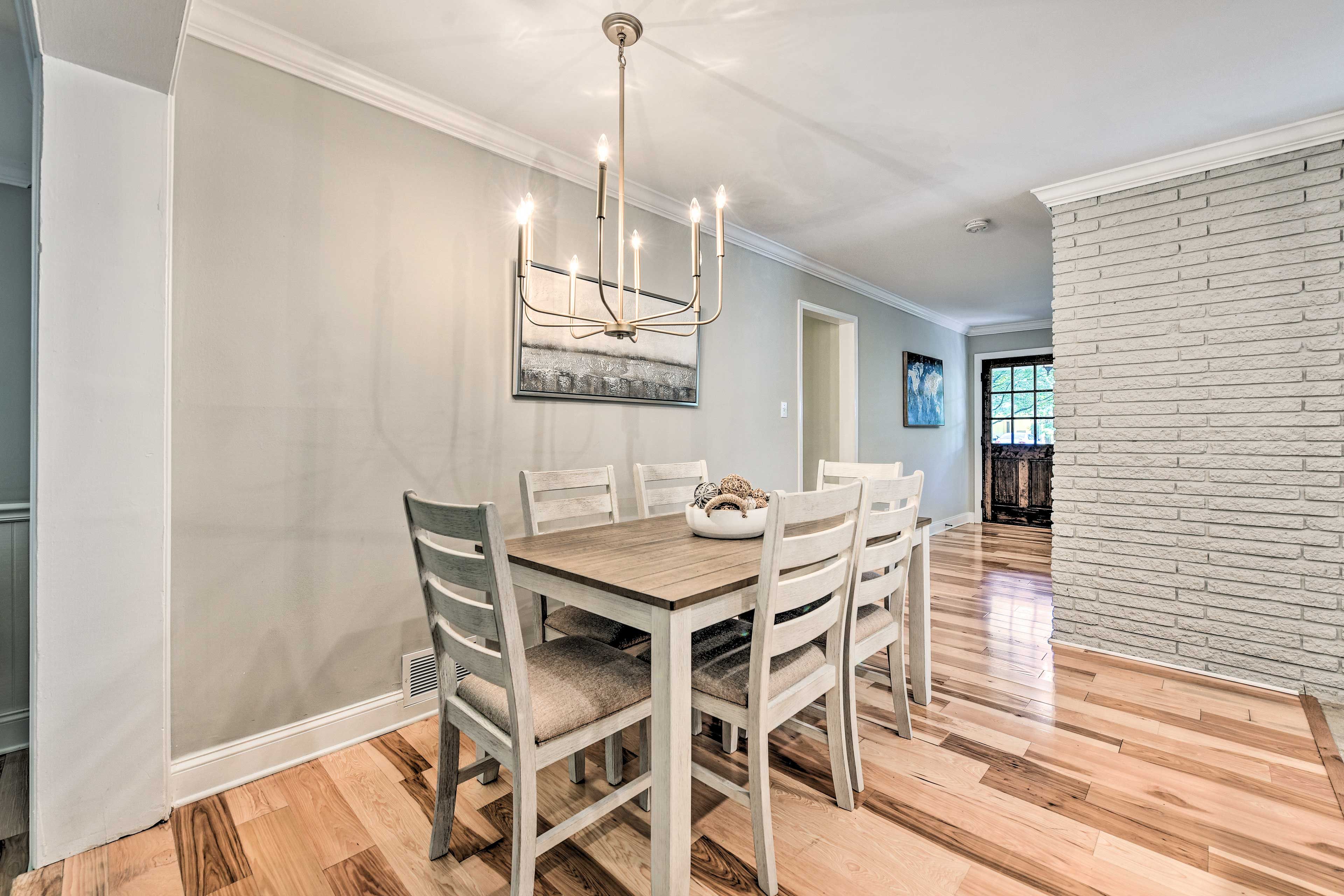 Dining Area | Dishware & Flatware