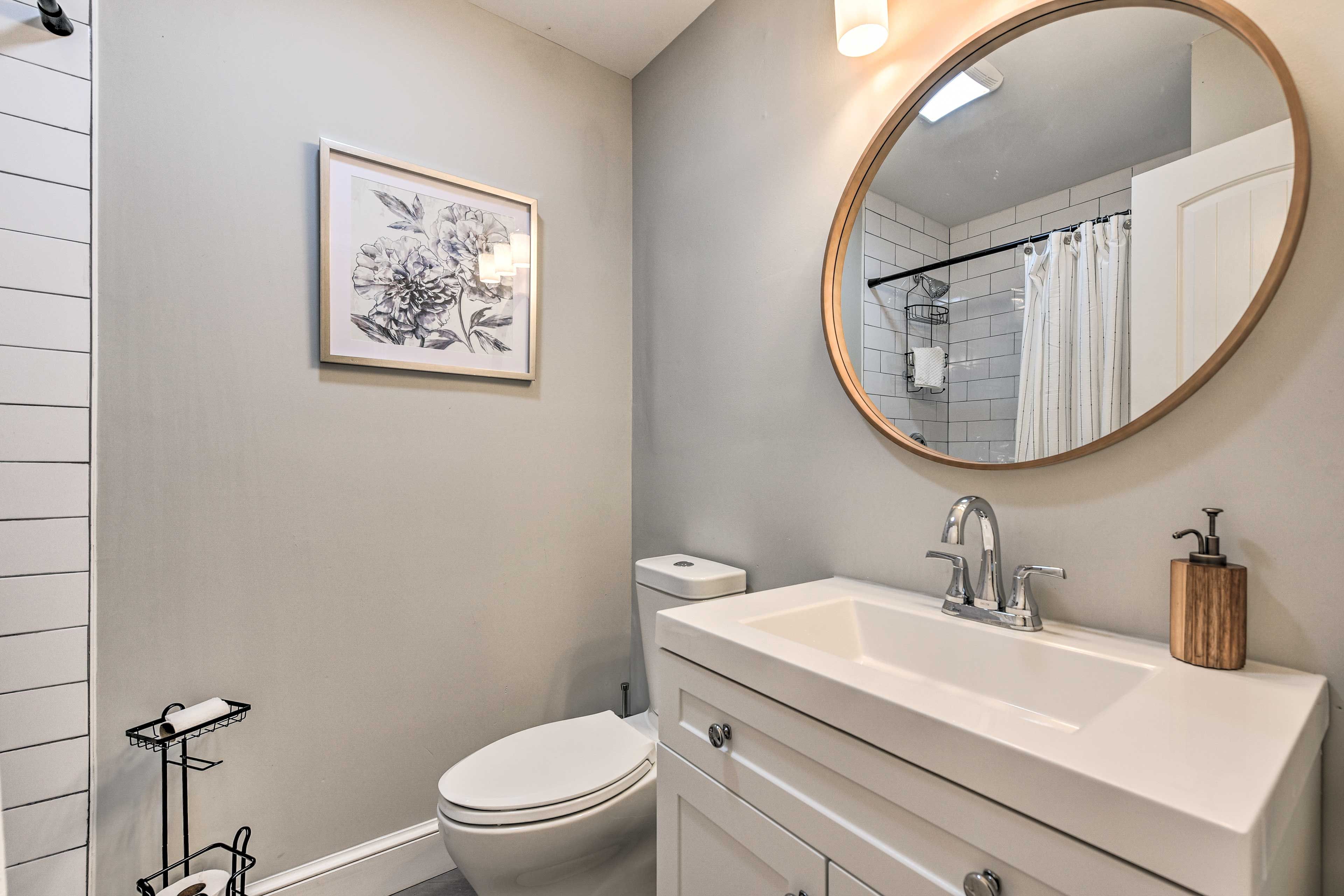 Bathroom | Towels Provided | Complimentary Toiletries