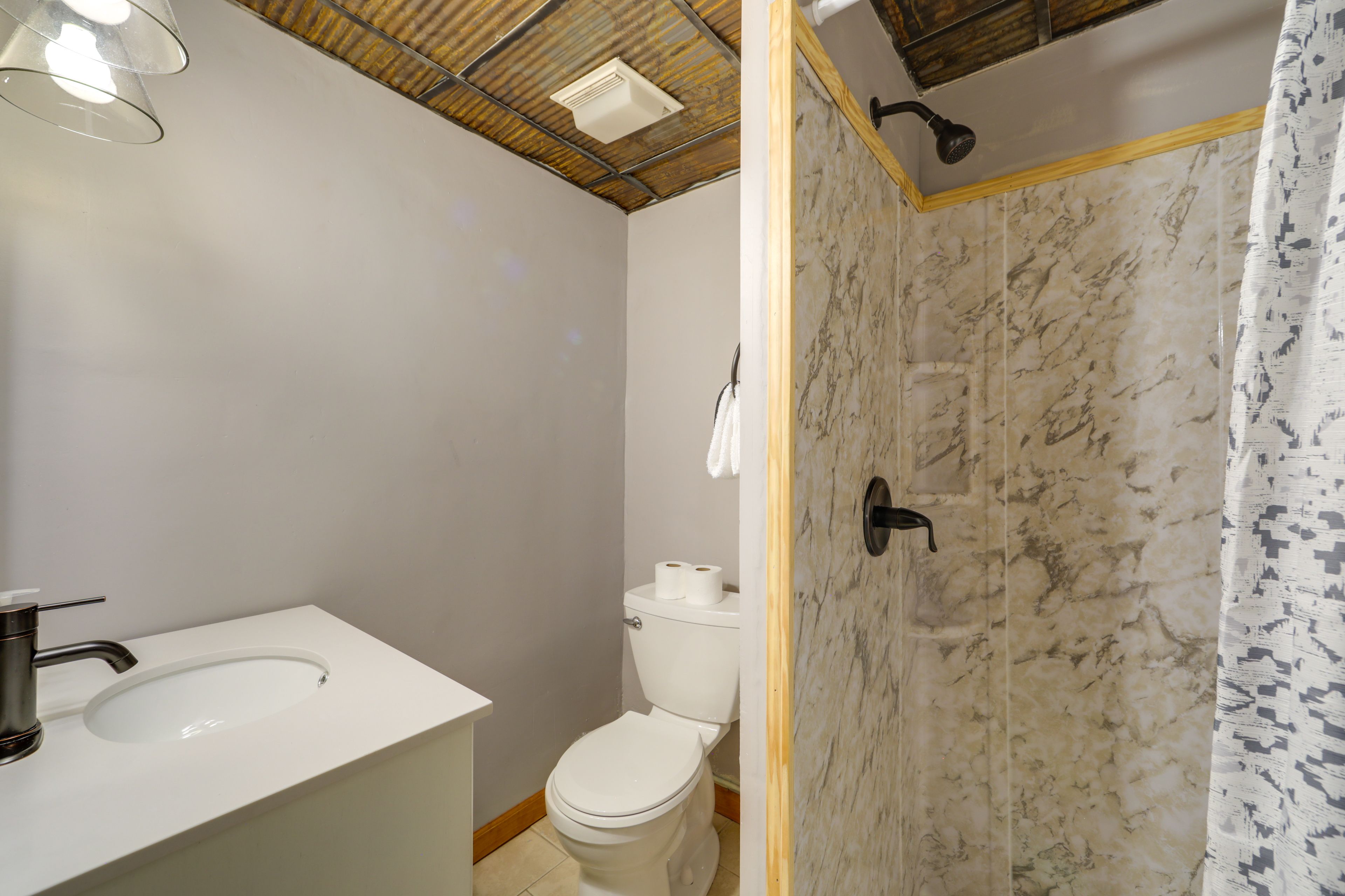 Full Bathroom