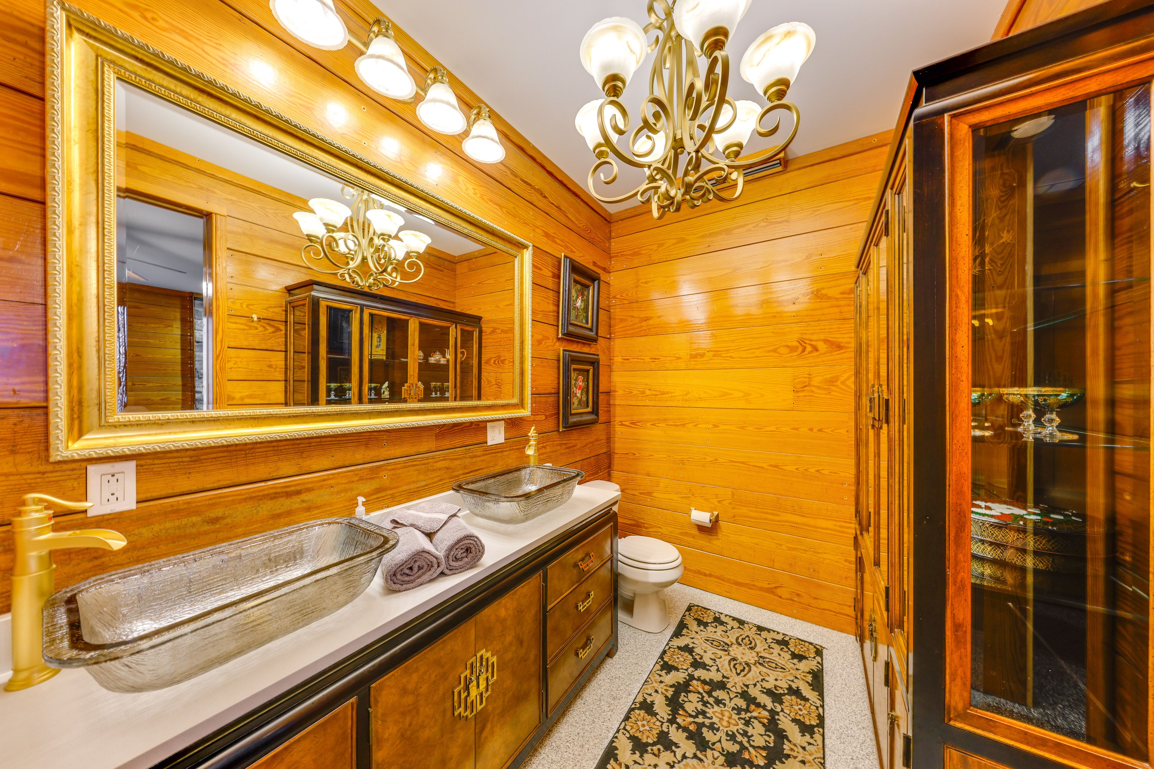 Full En-Suite Bathroom