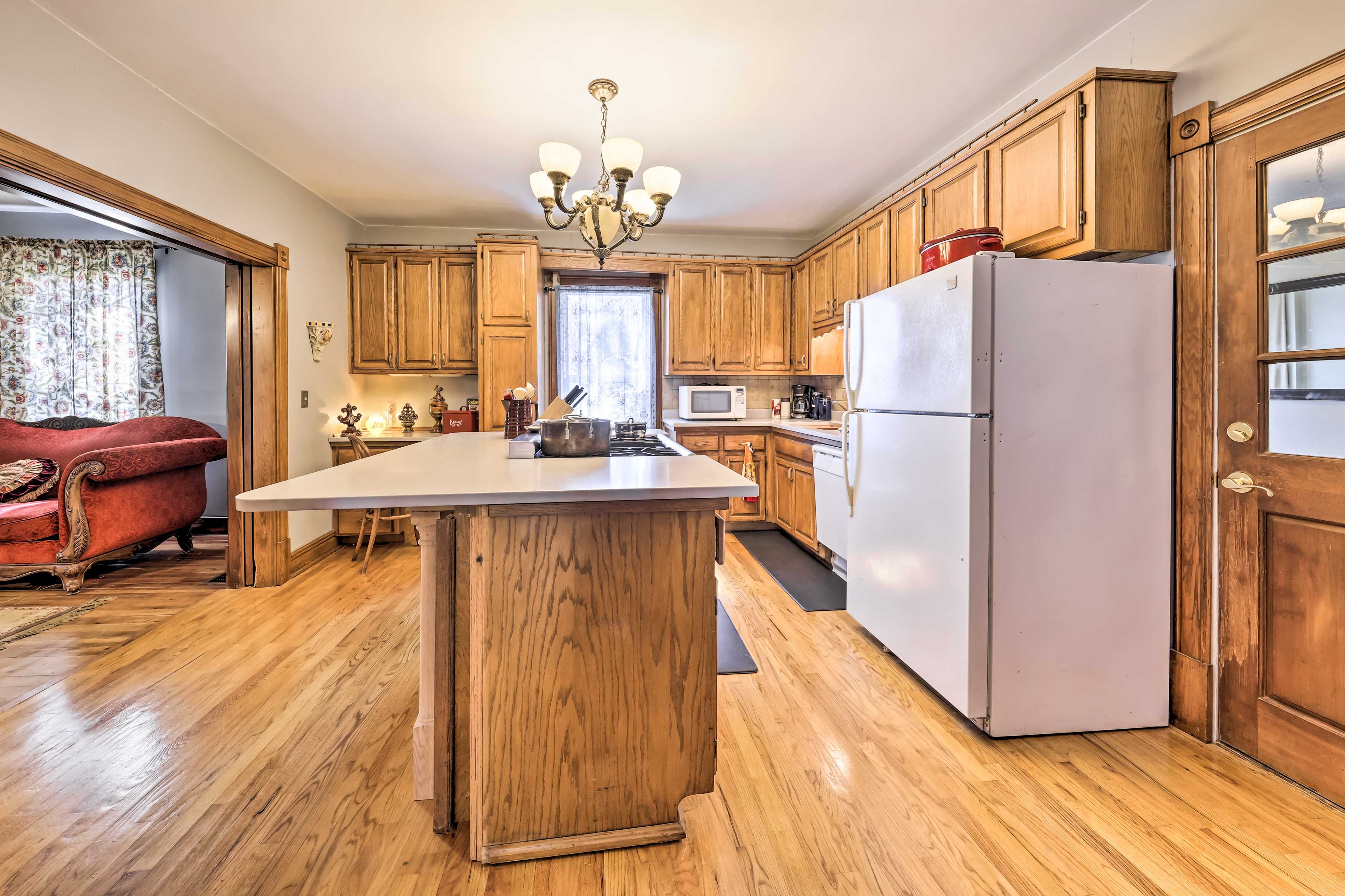 Kitchen | Drip Coffee Maker | Coffee Grinder | Blender | Crockpot | Toaster