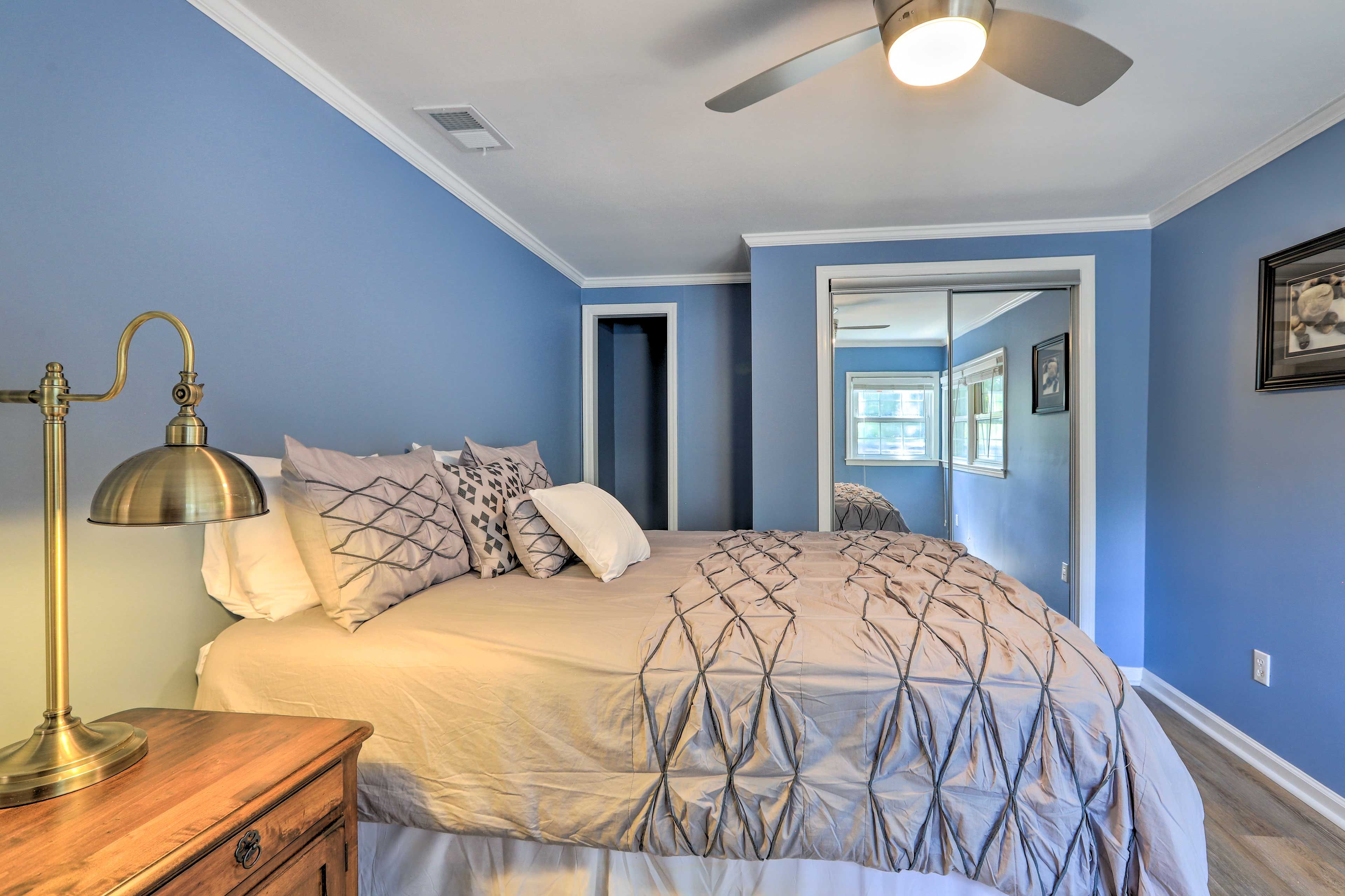 Bedroom 1 | Queen Bed | Linens Provided