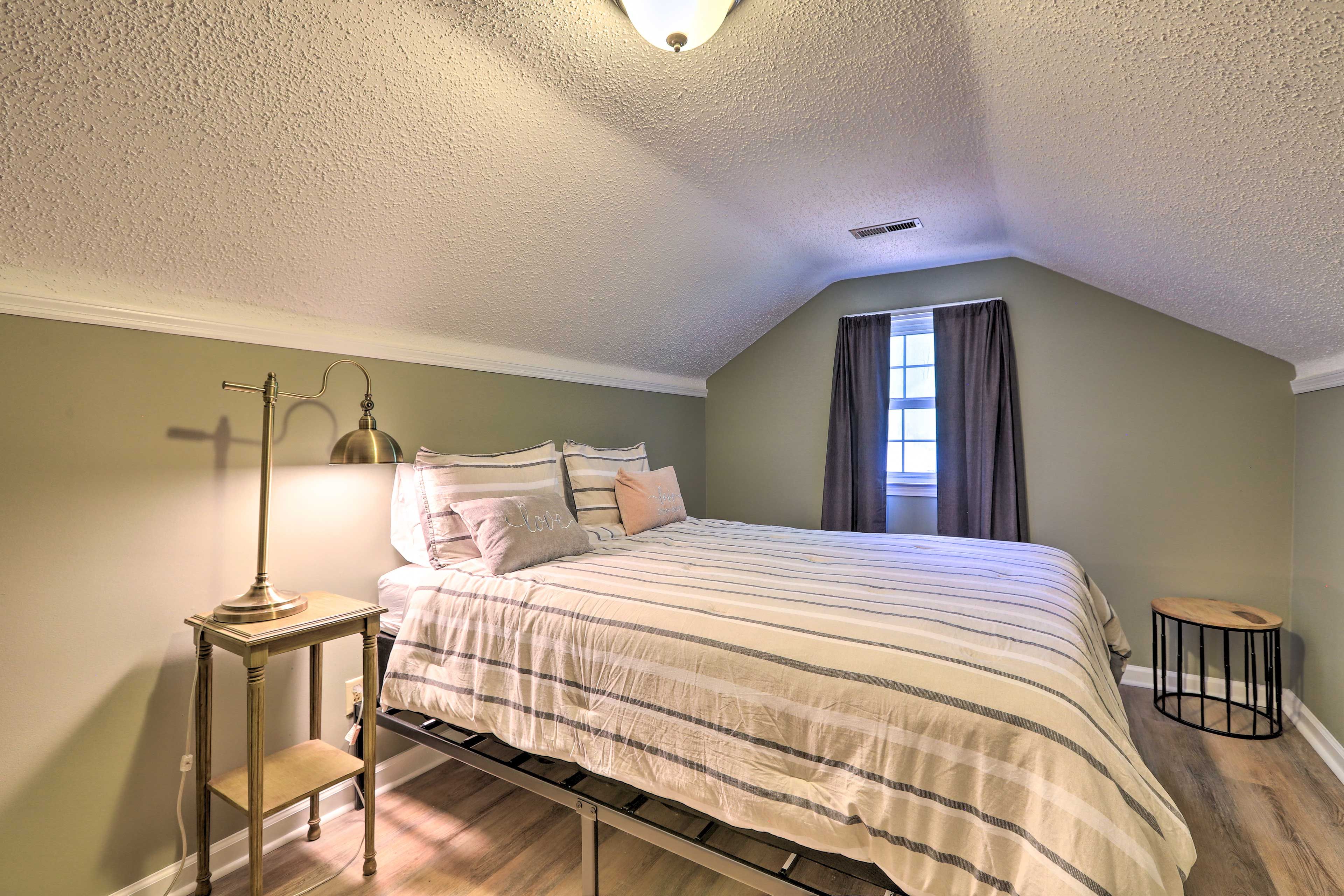 Bedroom 2 | Queen Bed | Linens Provided