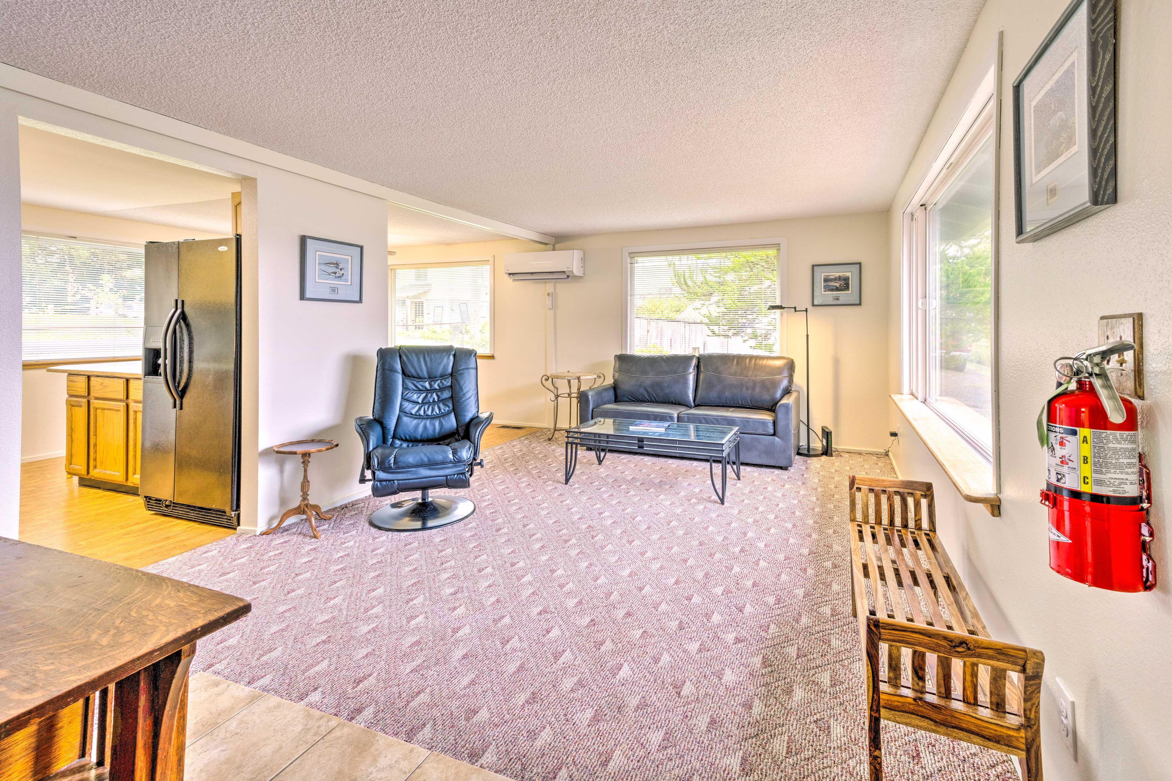 Living Room | Smart TV | Electric Heat | Central A/C