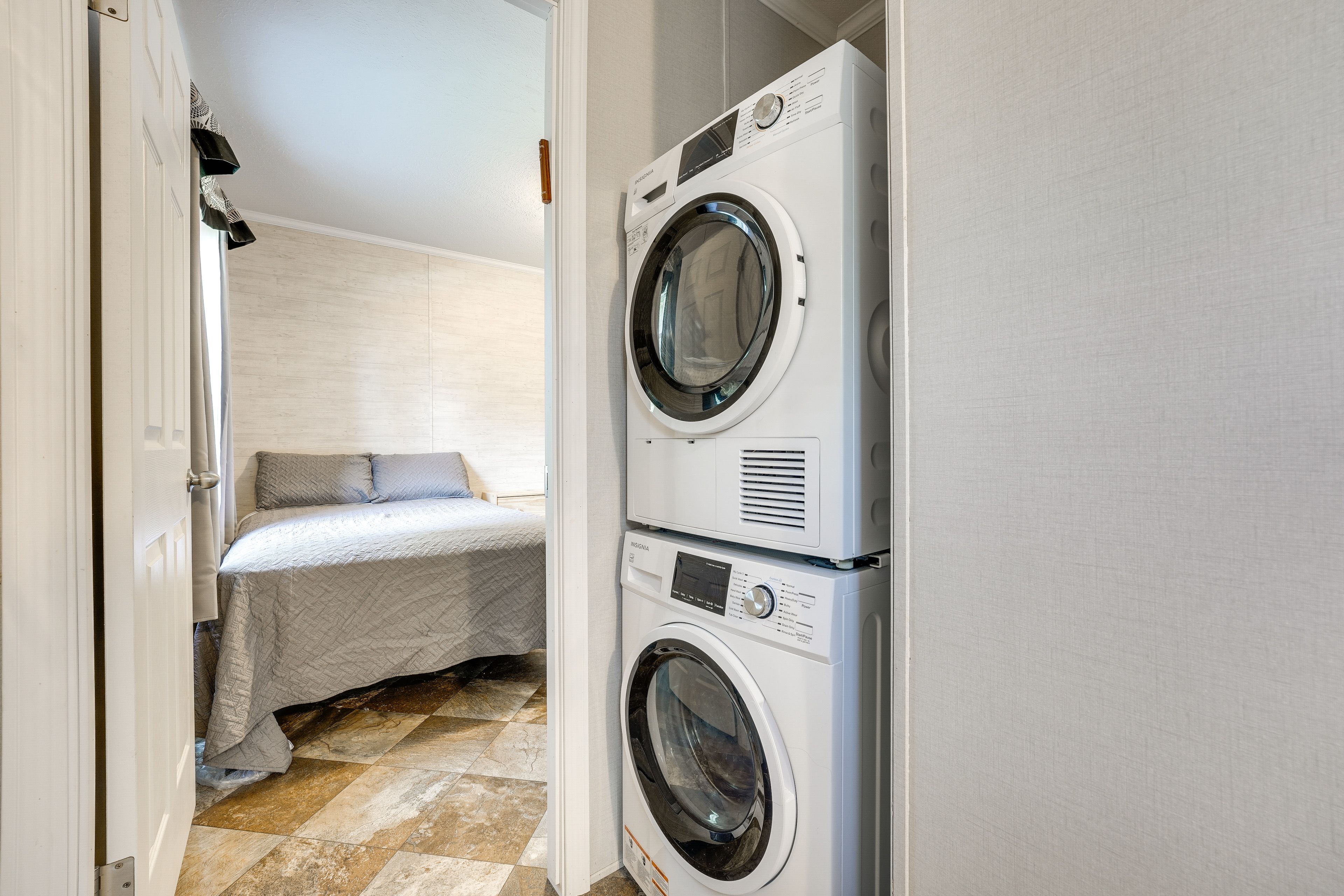 Laundry Units On-Site