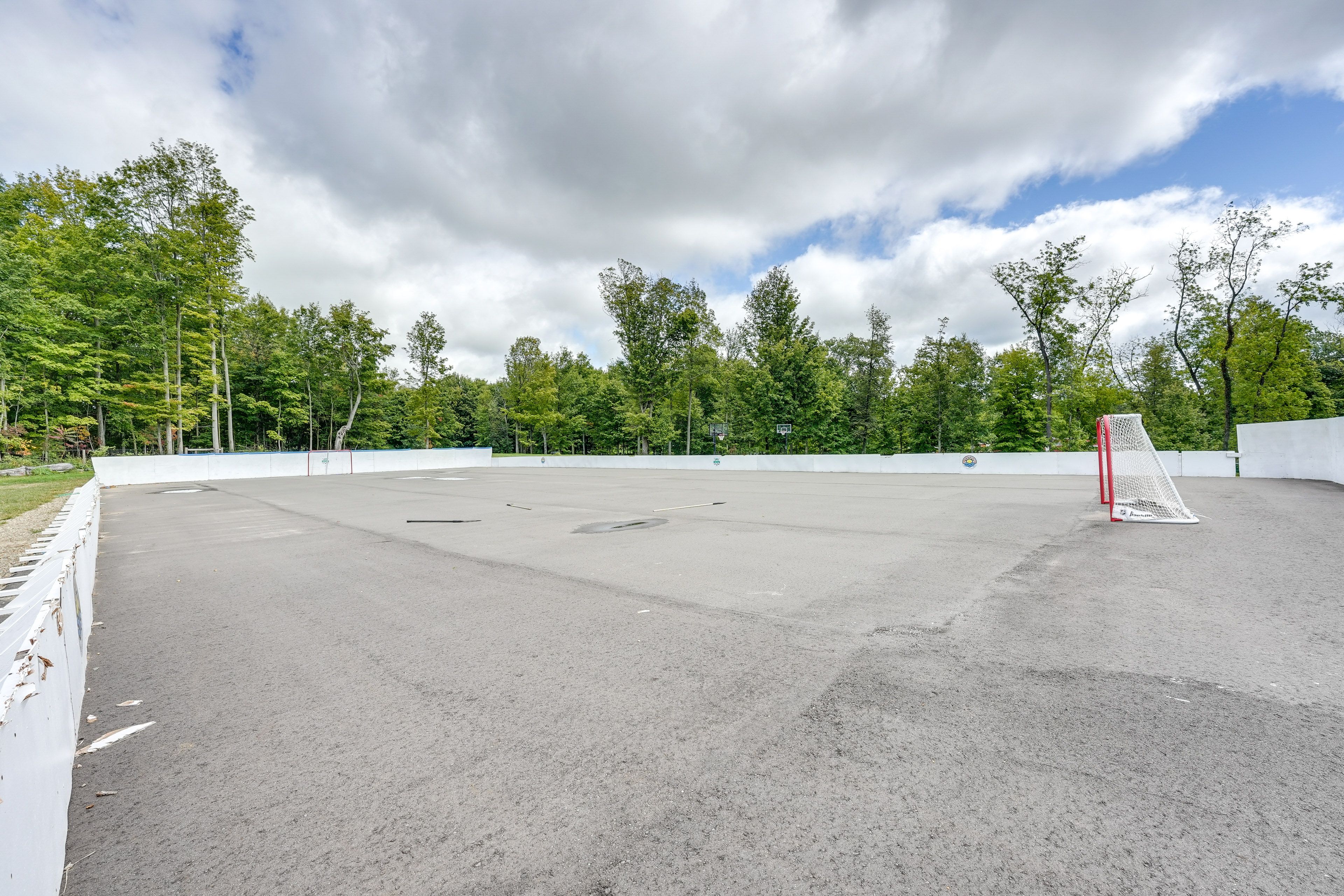 MMW Retreat Community Amenities | Hockey Court