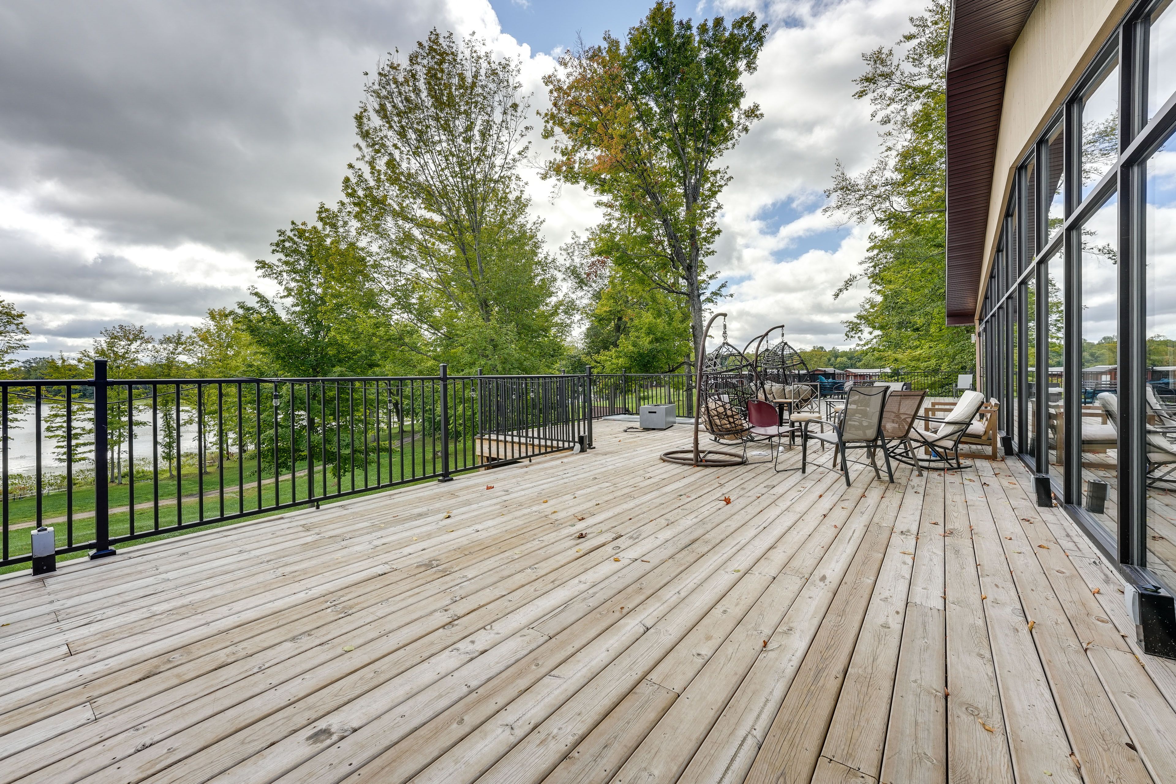 MMW Retreat Community Amenities | Deck | Outdoor Seating Areas