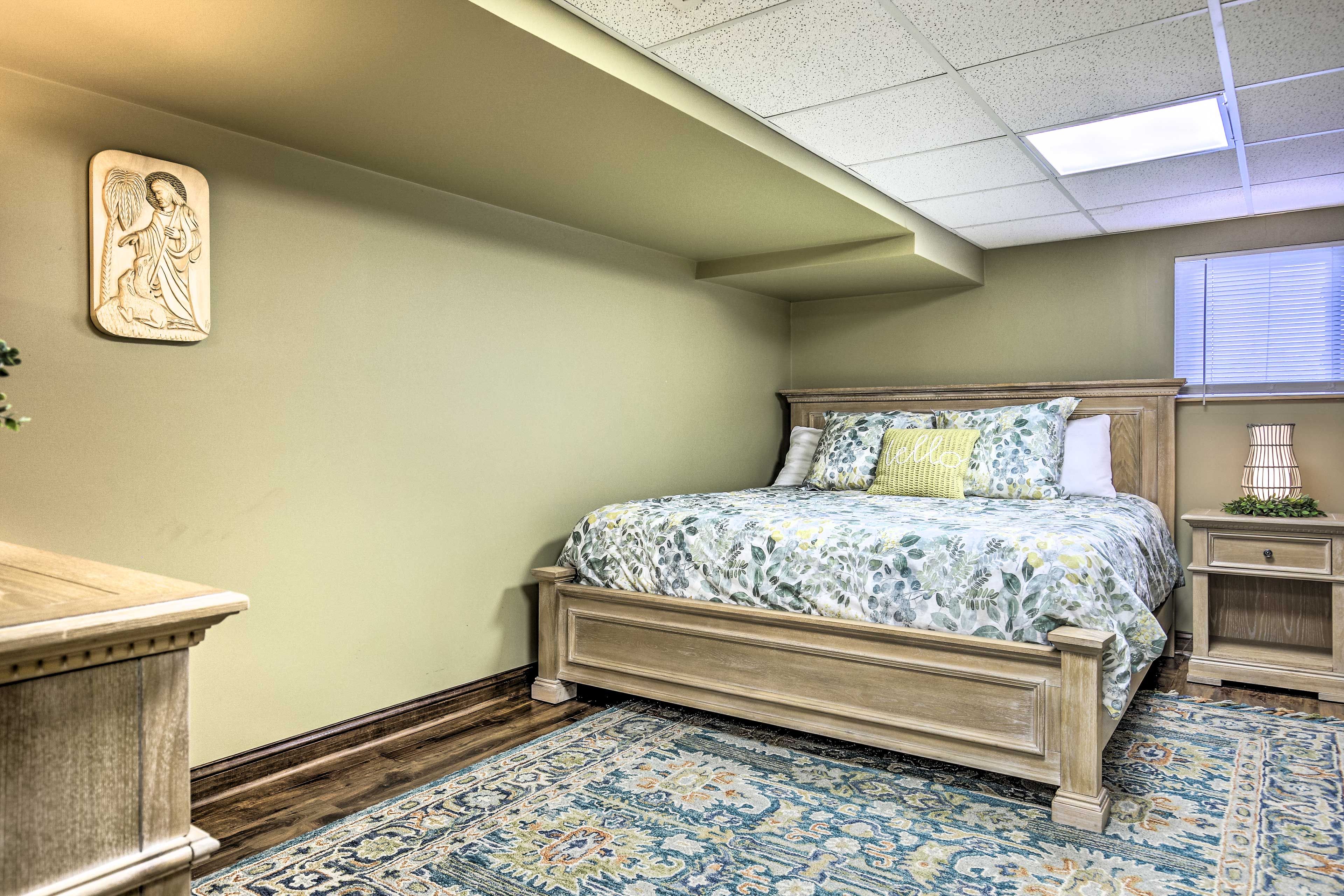 Bedroom 1 | King Bed | Linens Provided