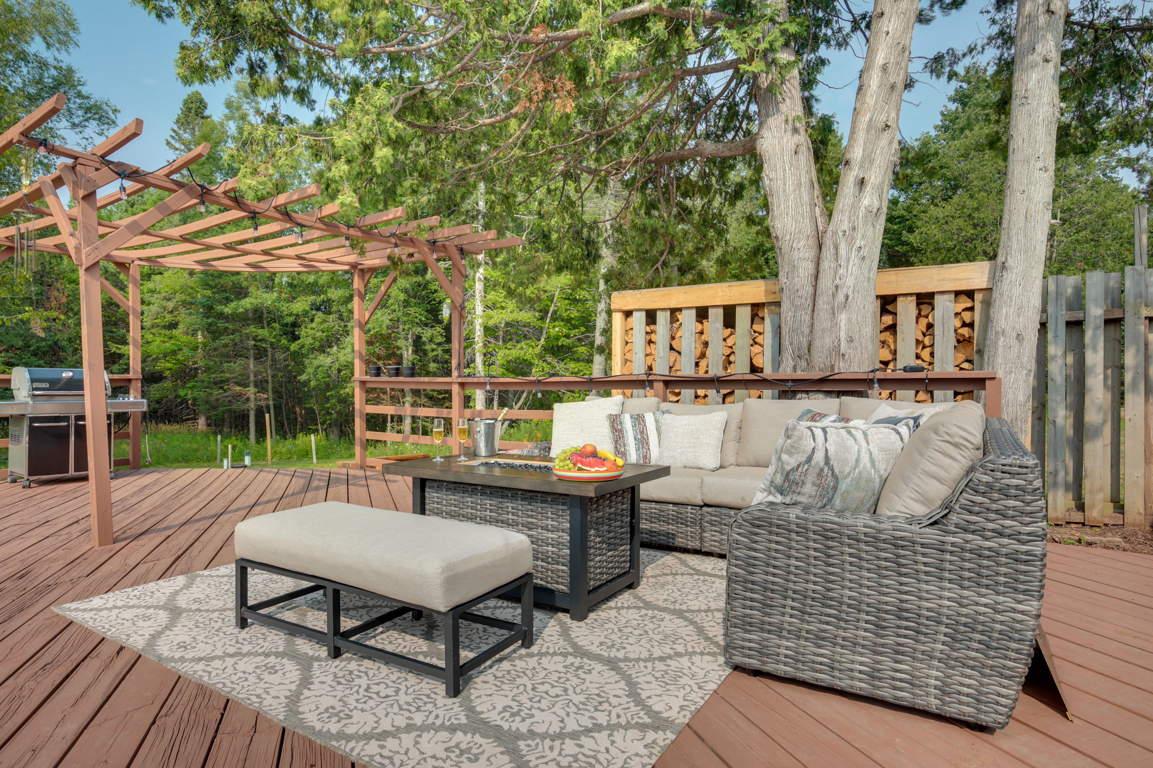 Private Deck