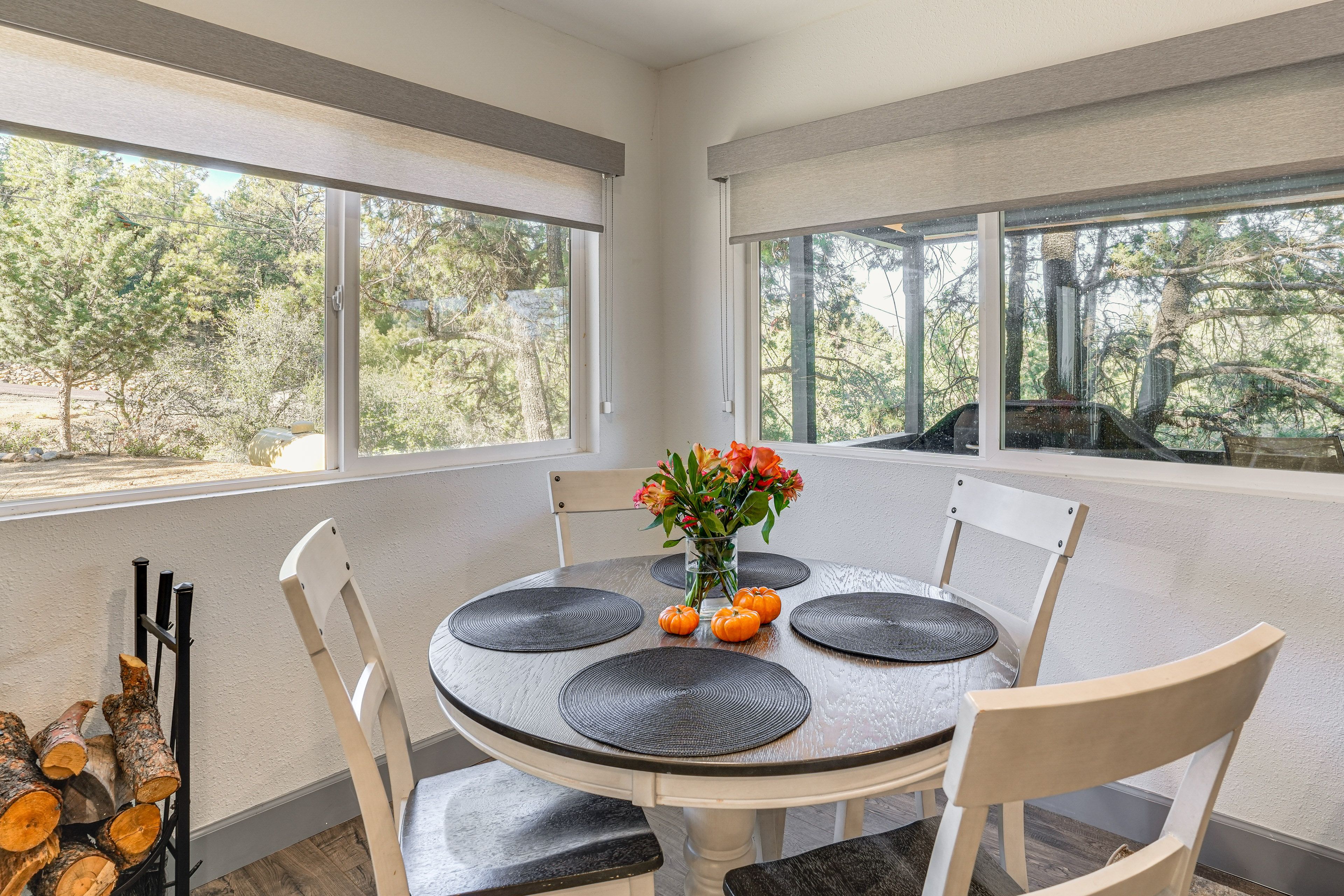 Dining Area | Dishware & Flatware Provided