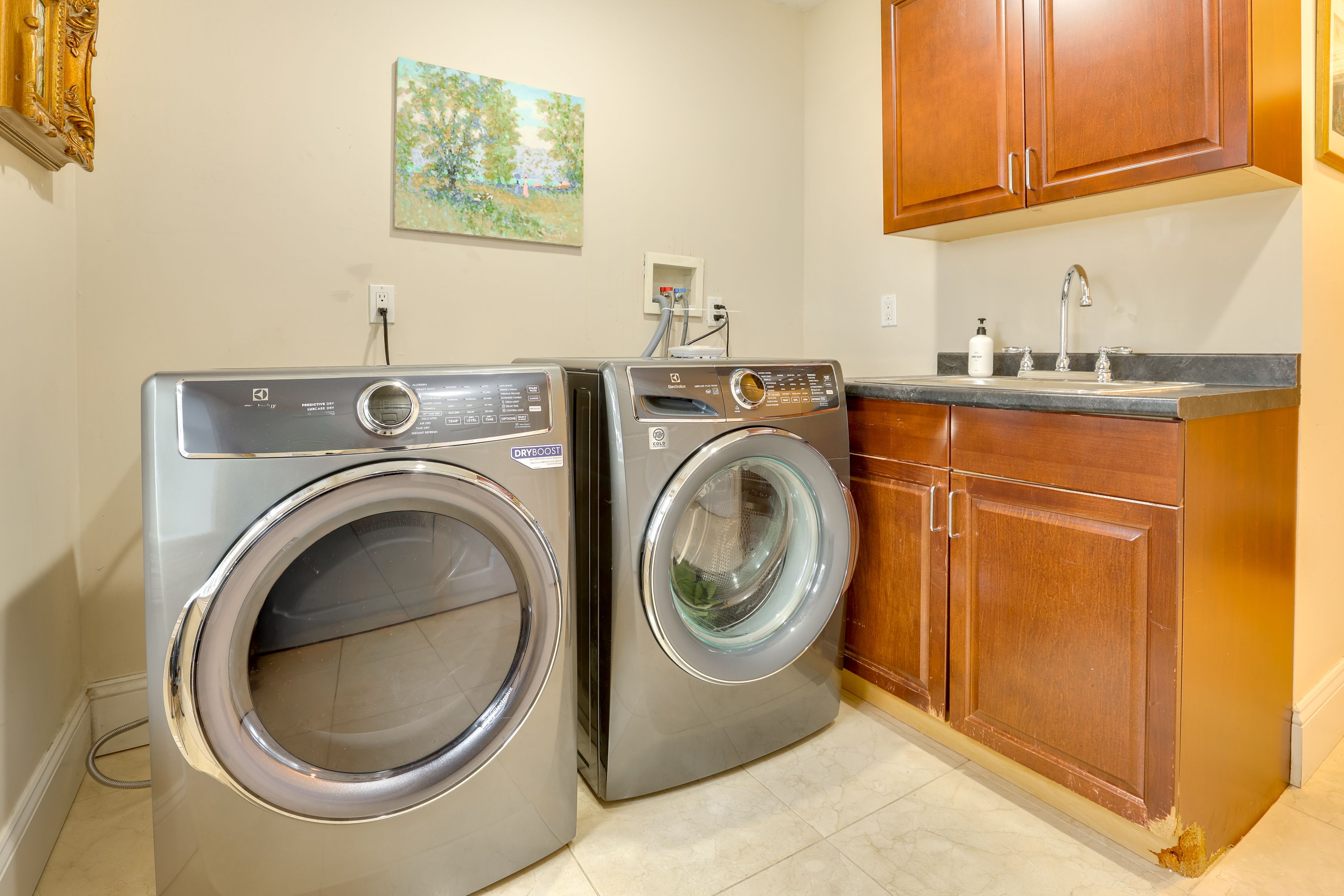 Laundry Room | Main Level