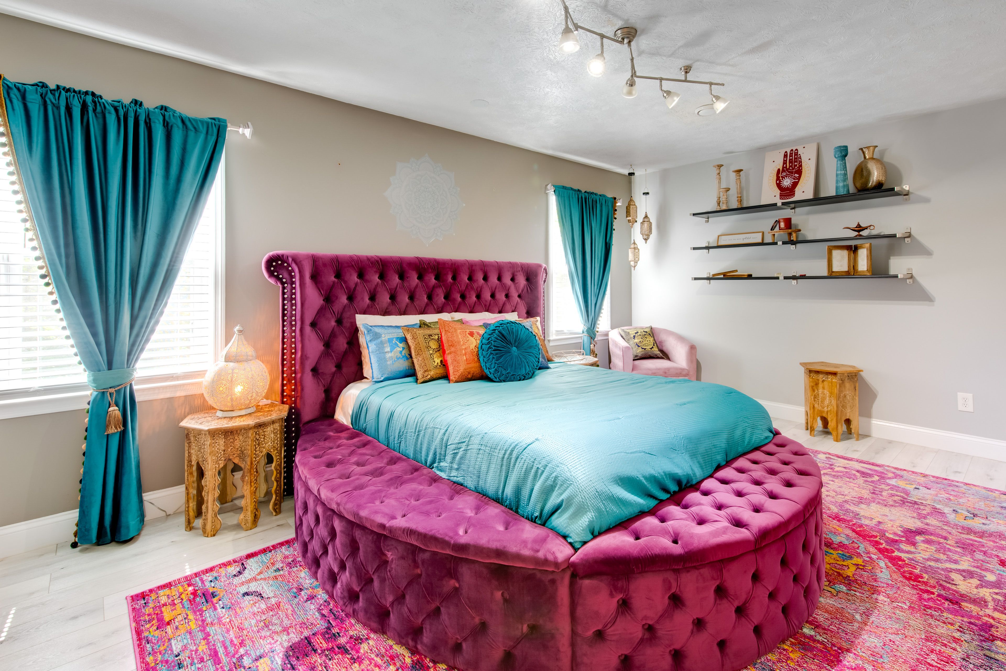 Bedroom 1 | Queen Bed | Linens Provided | Upper Level