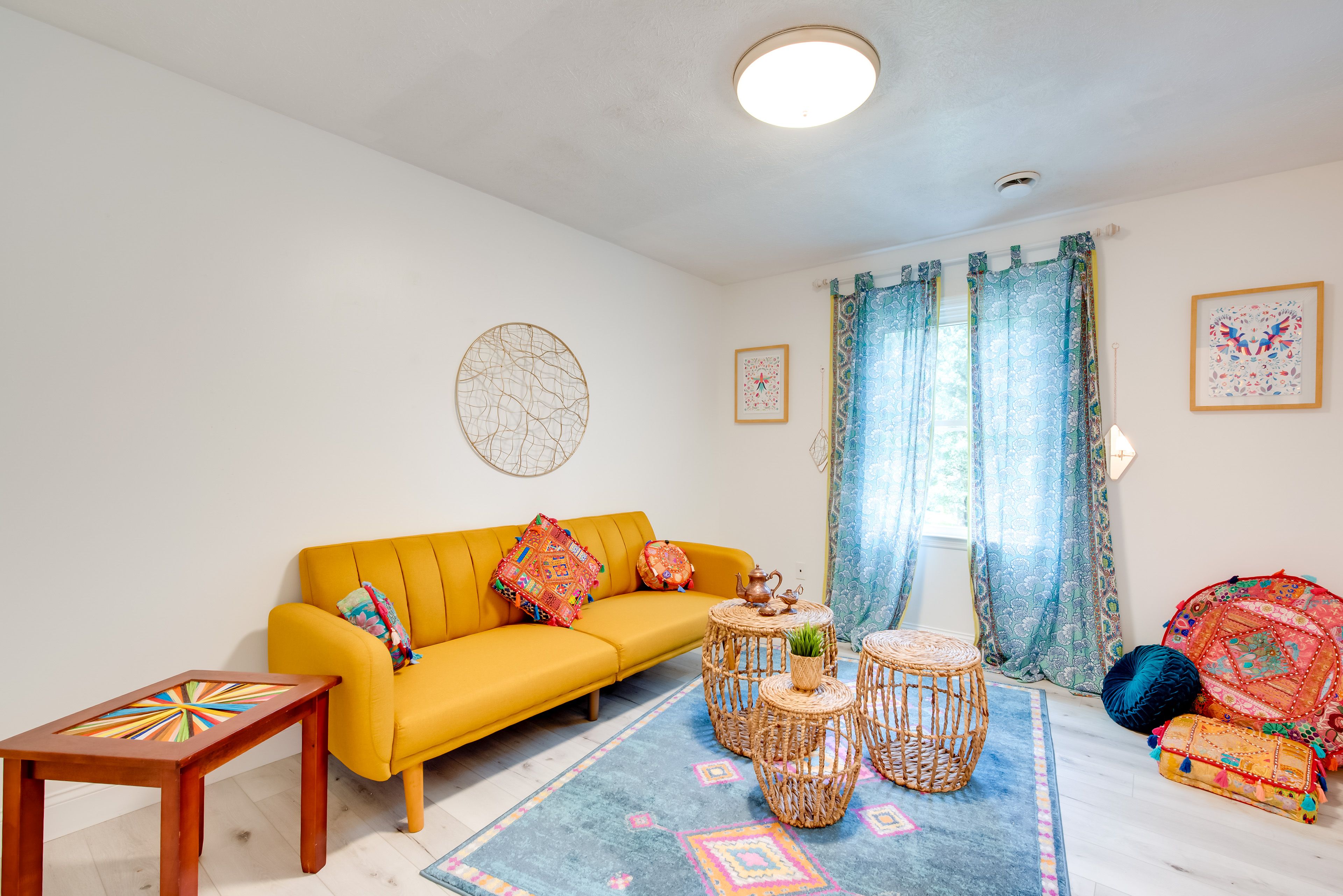 Lounge | Futon | Upper Level