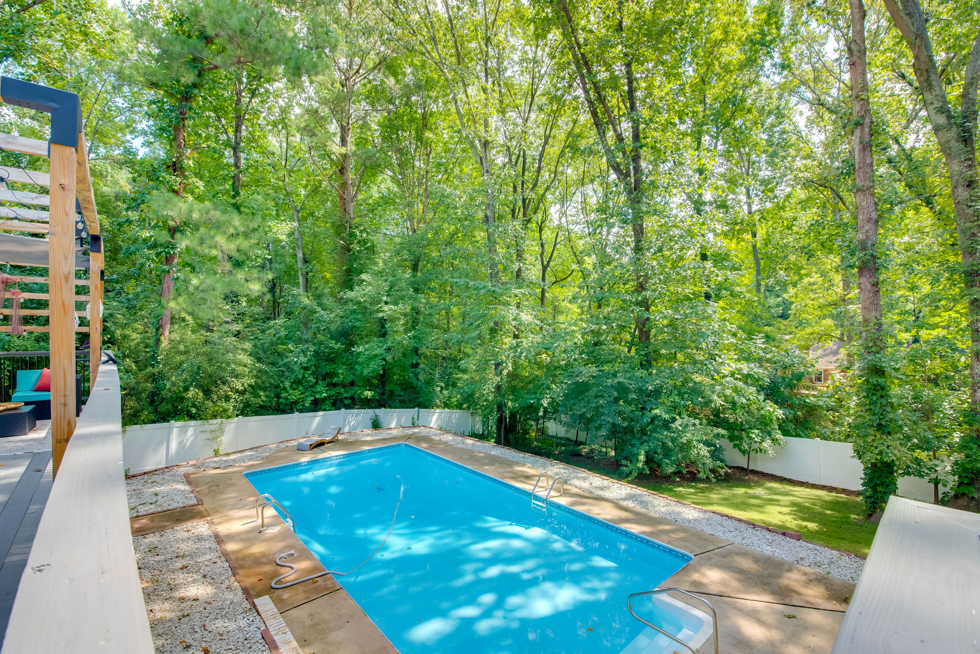 Private Pool (3'-7')