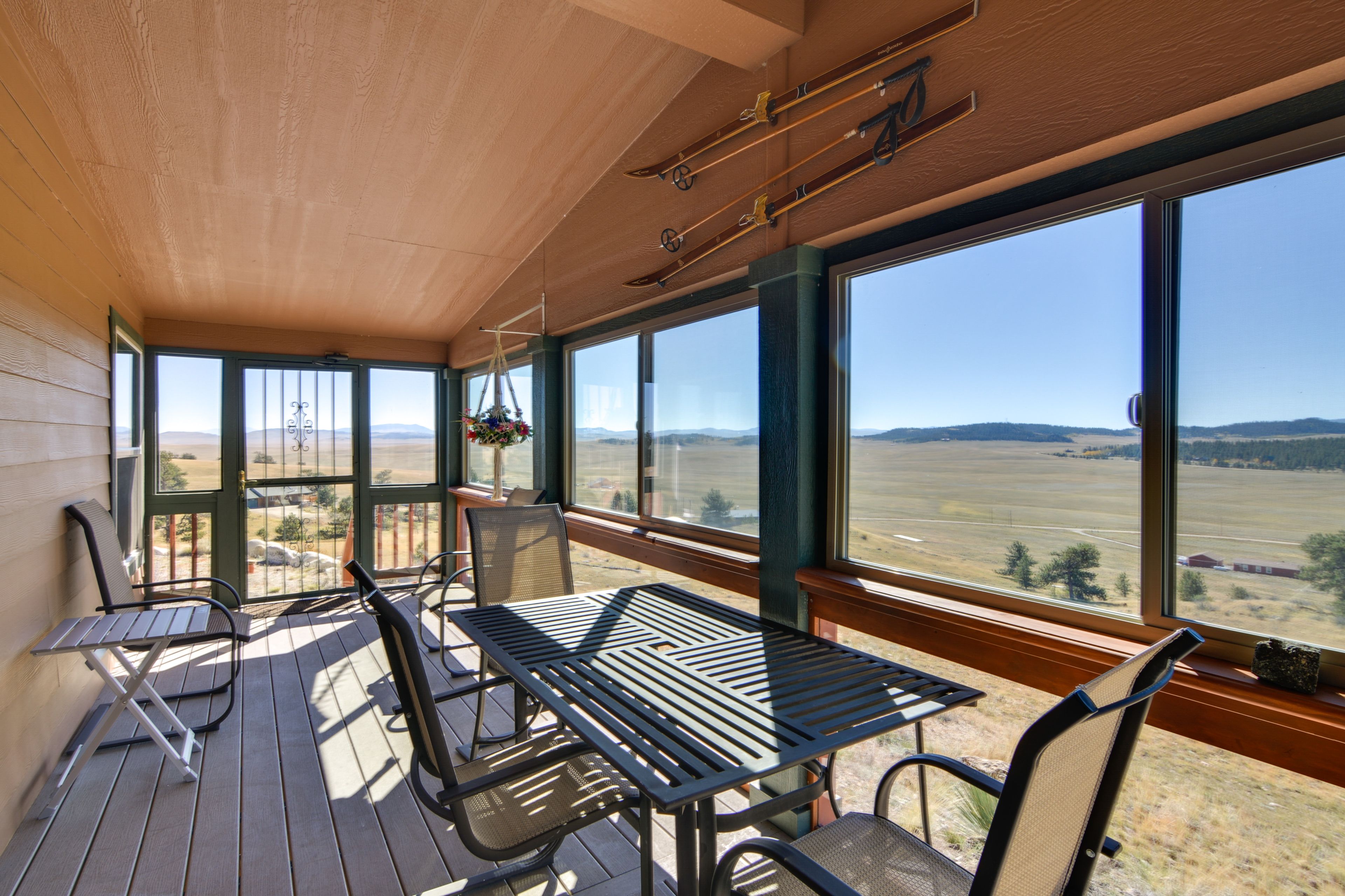 Sunroom | Panoramic Mountain Views