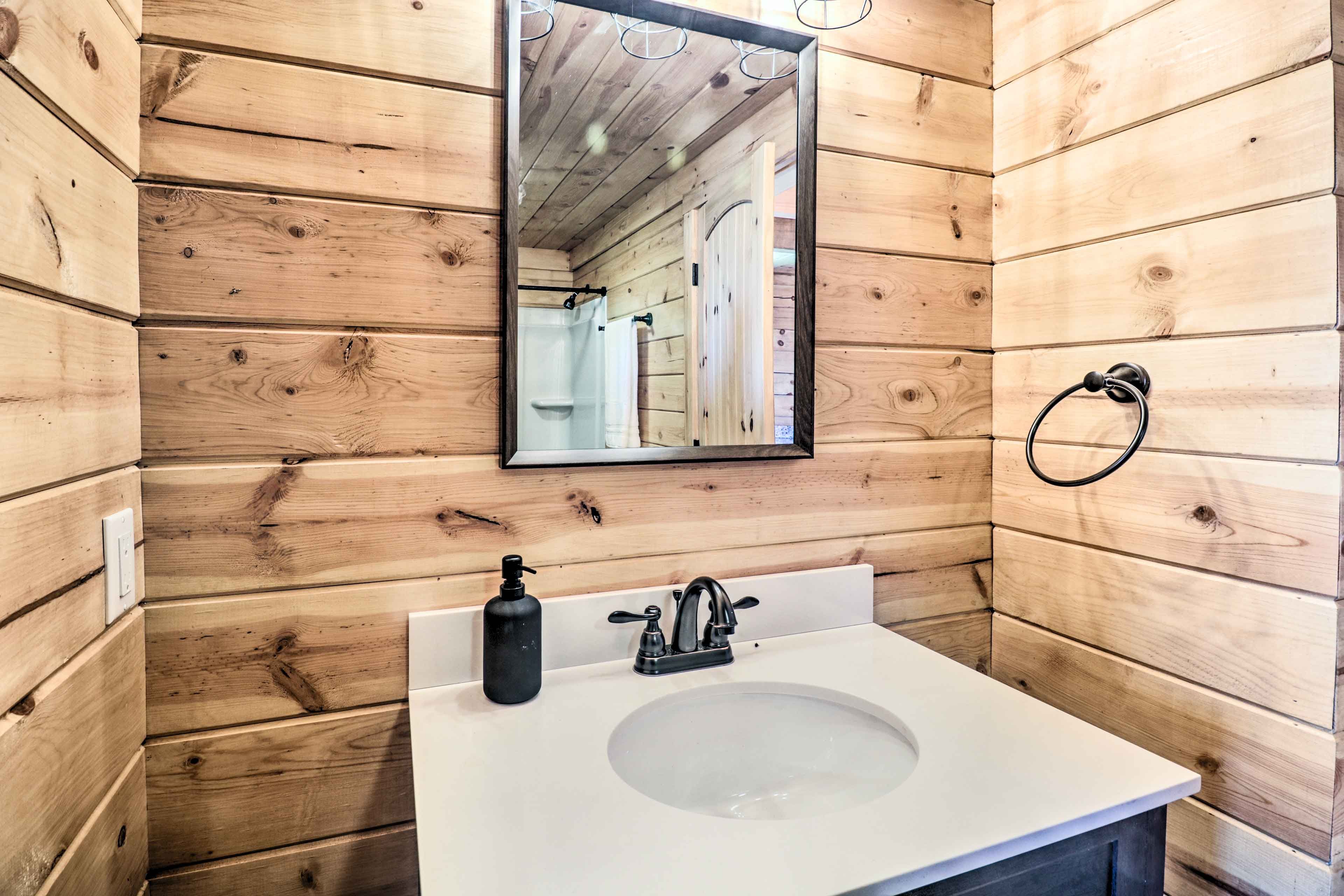 Full Bathroom | 1st Floor