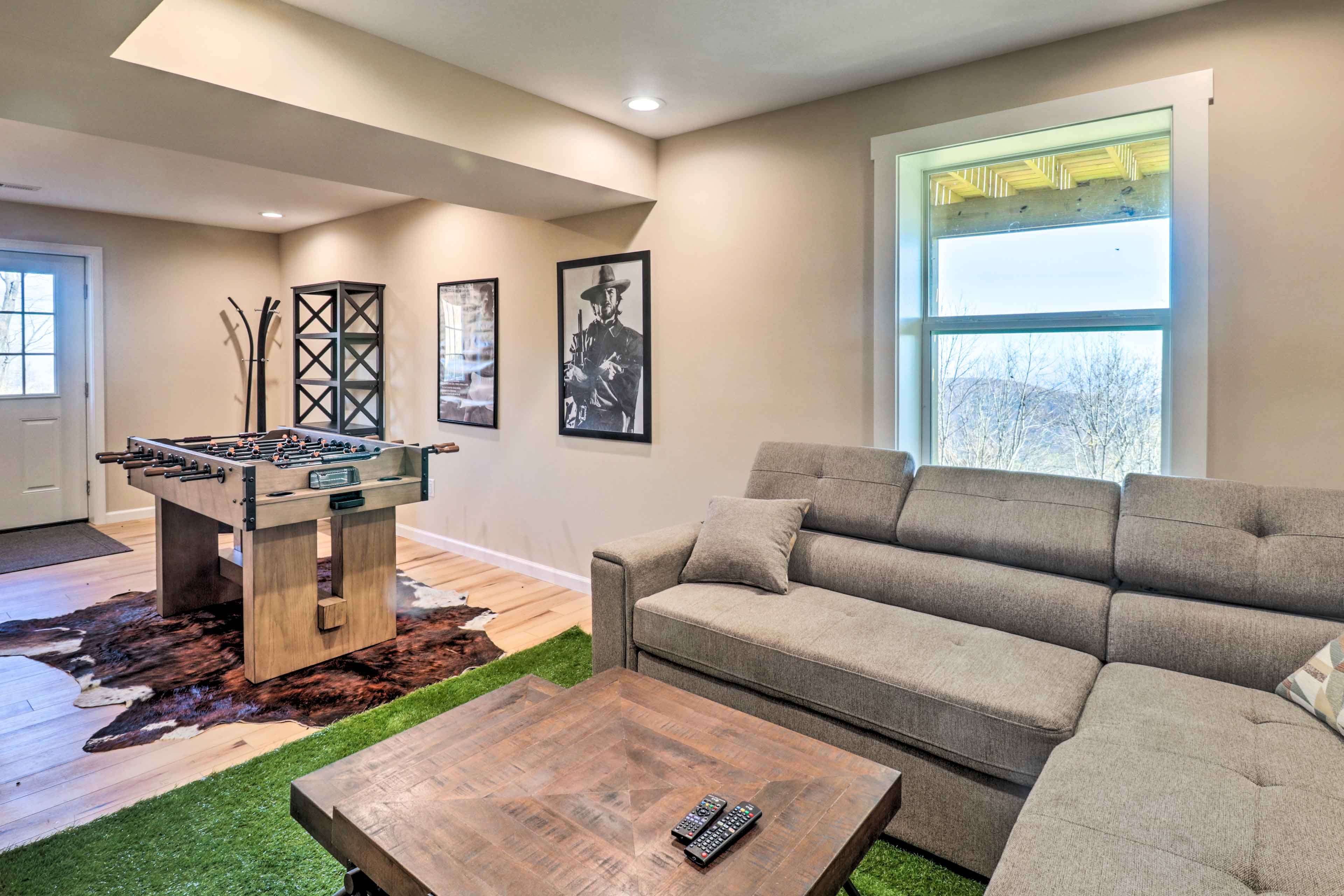 Game Room | Full Sleeper Sofa | Foosball Table | Smart TV | Lower Floor