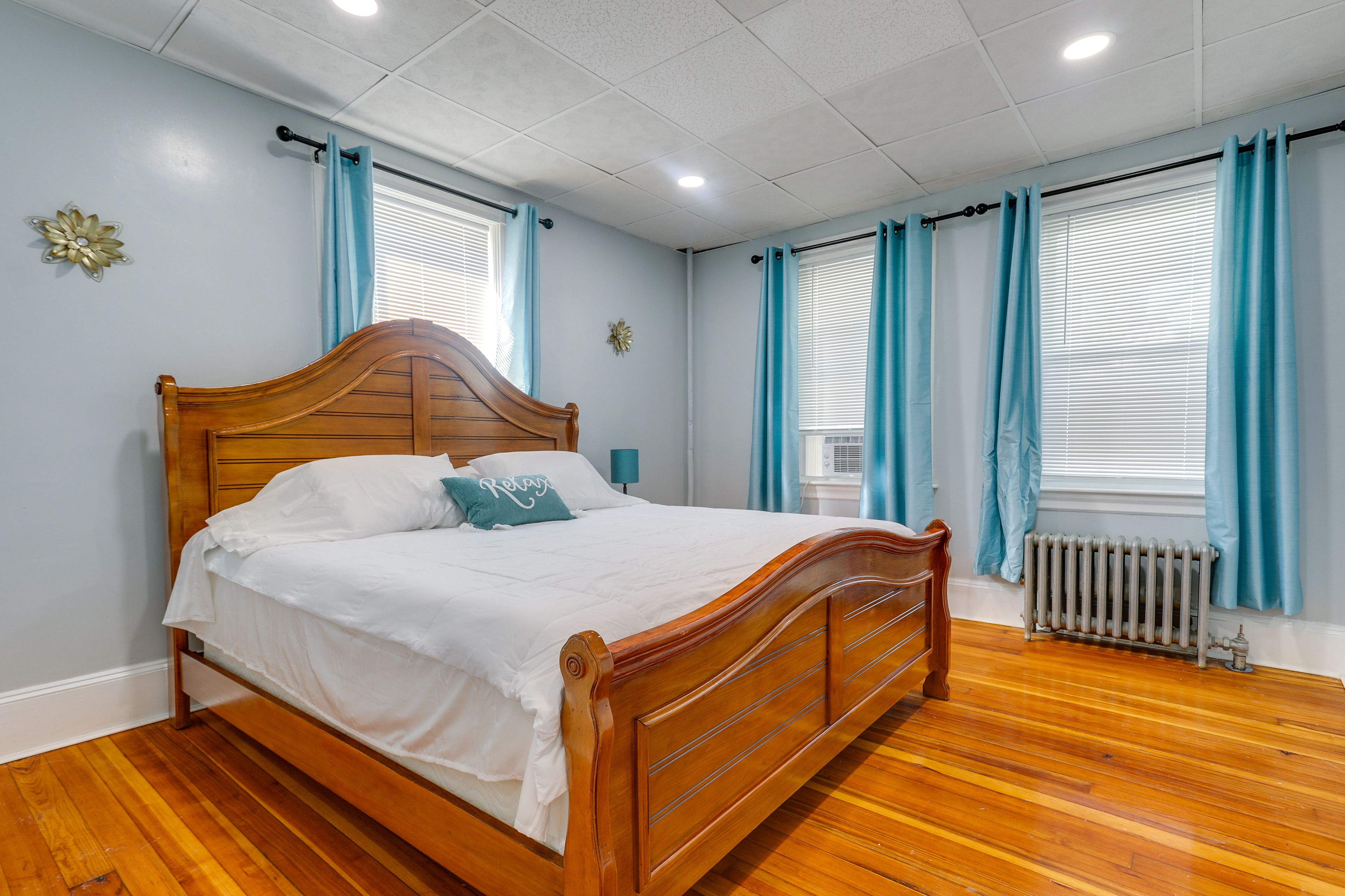 Bedroom | King Bed