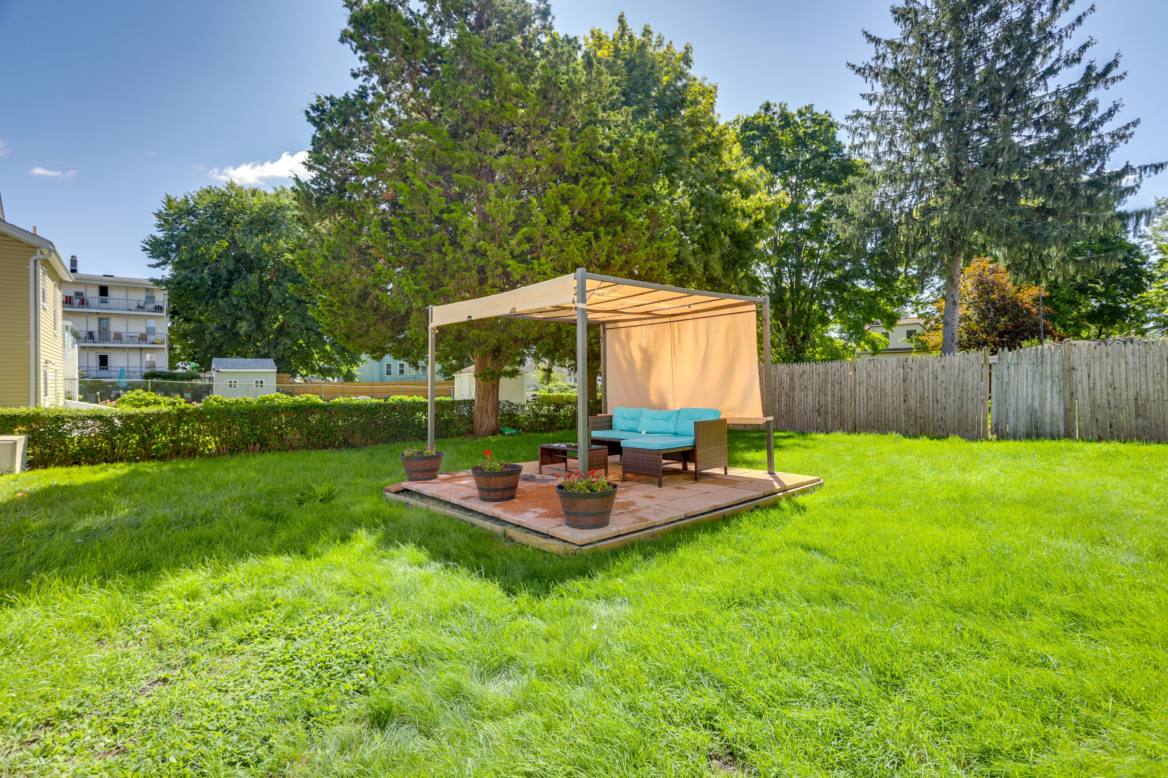 Shared Backyard | Gazebo w/ Outdoor Seating