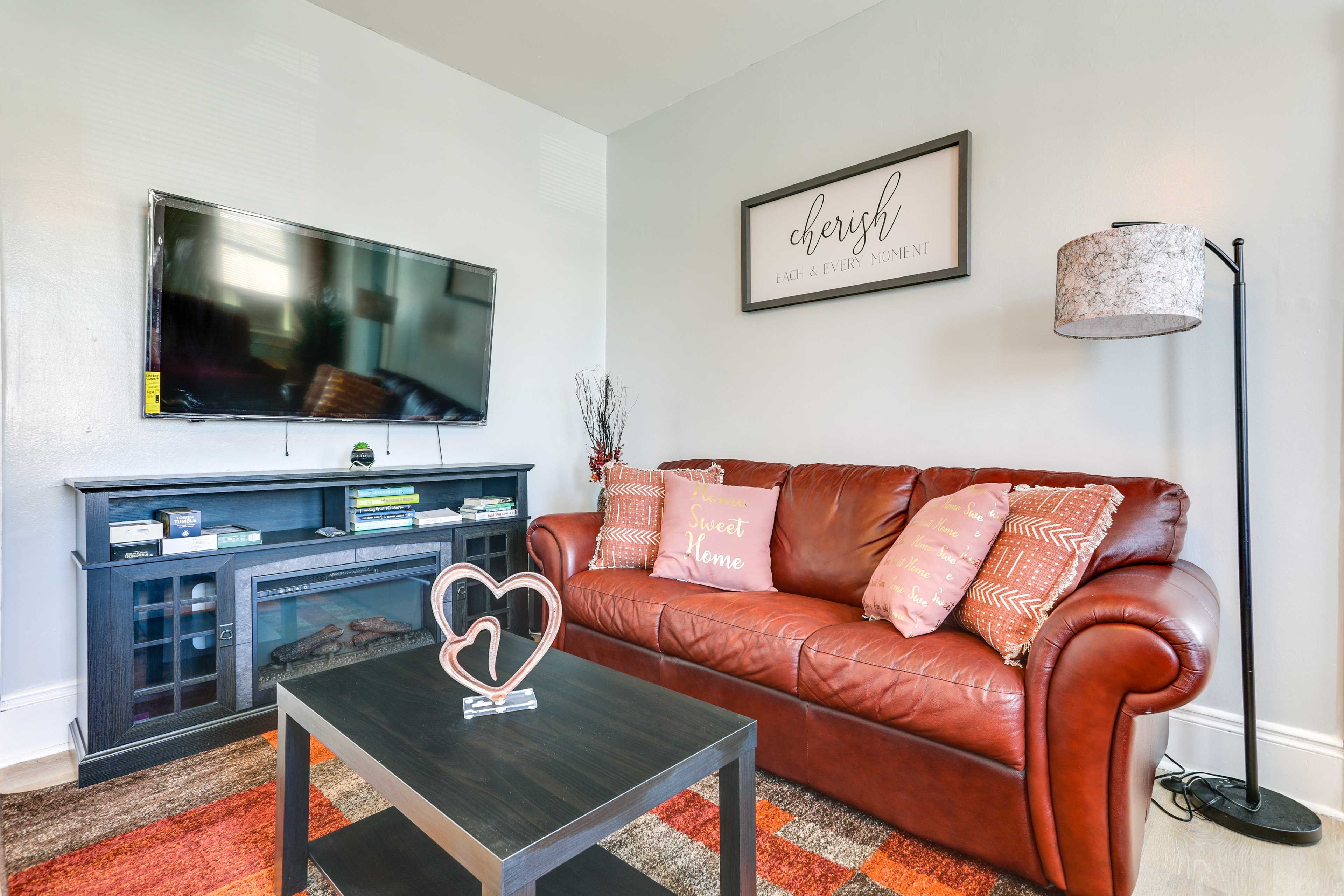 Living Room | 2 Sleeper Sofas | Smart TV | Air Hockey Table