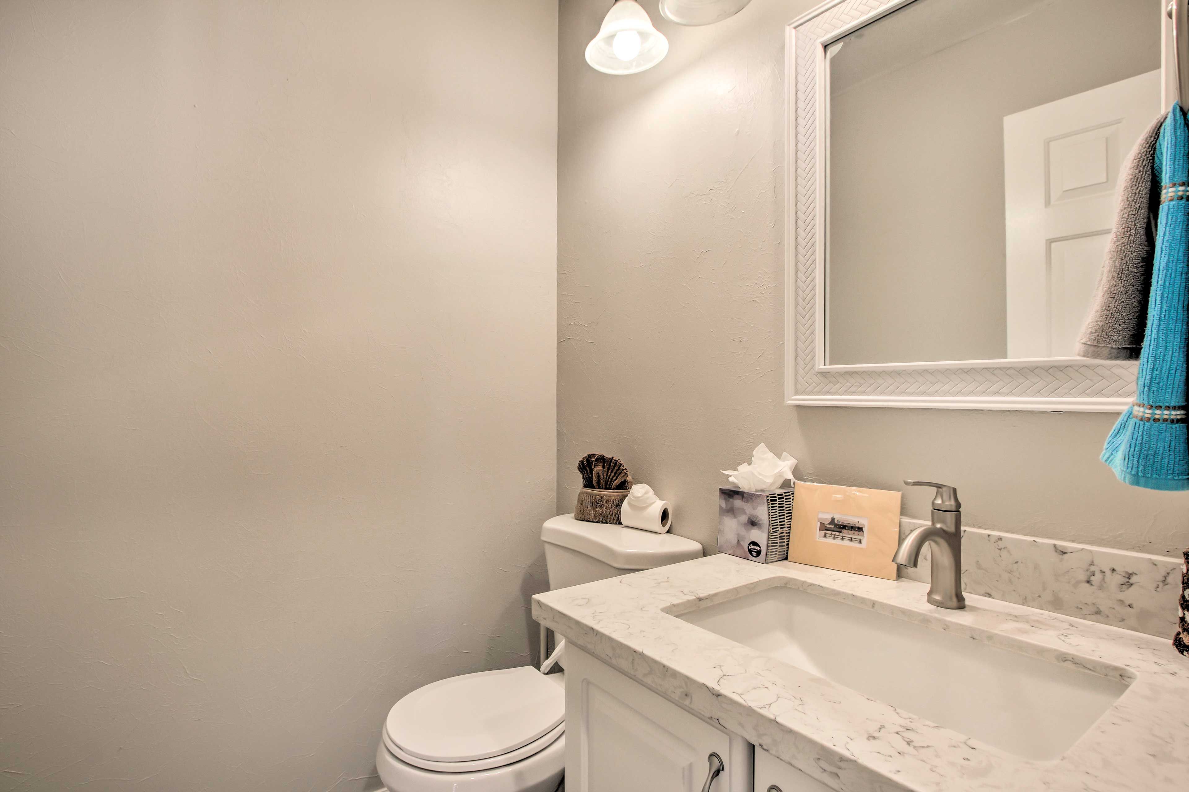 Full Bathroom | 1st Floor | Hair Dryer