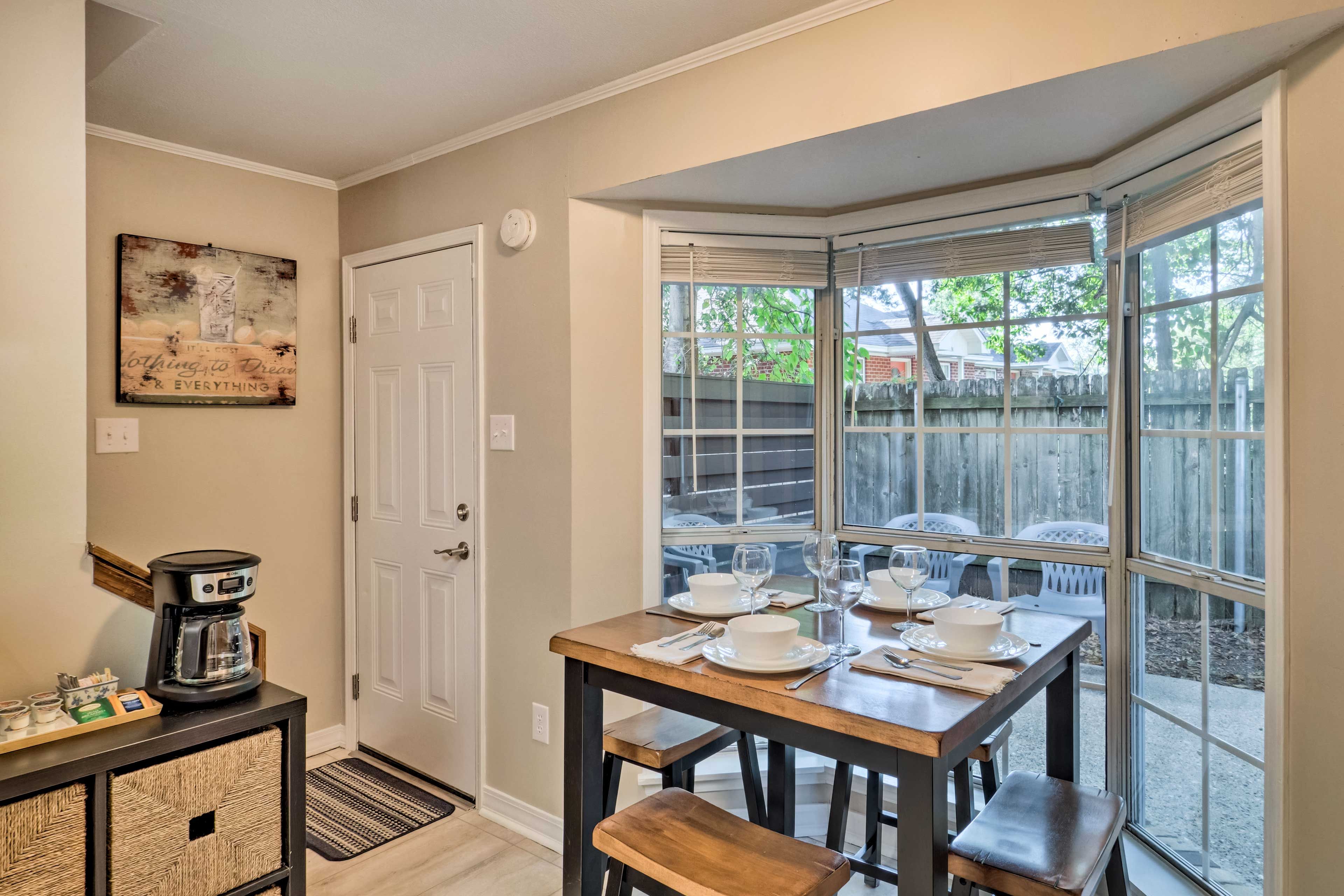 Dining Area | Dishware & Flatware Provided