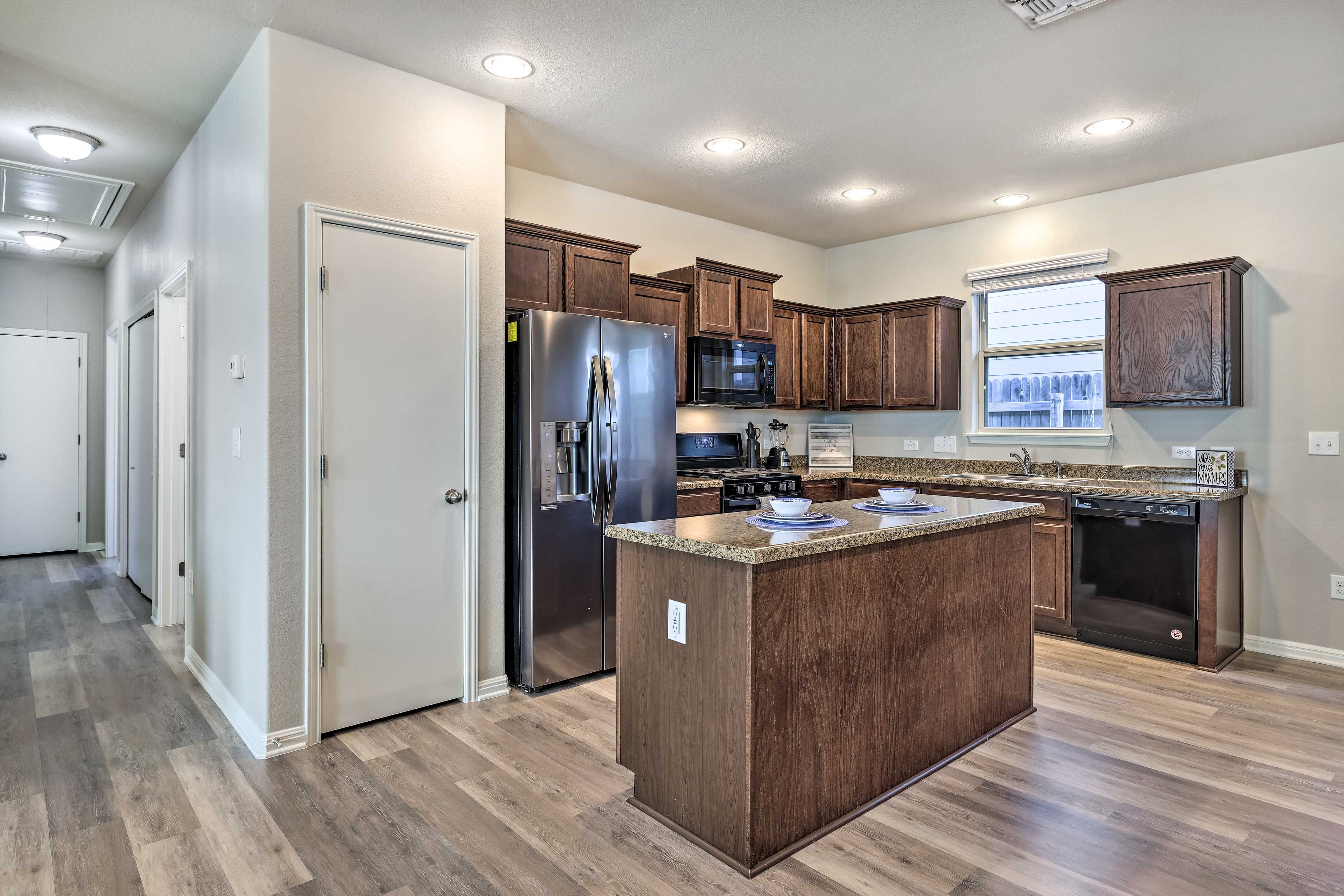 Kitchen | Cooking Basics | Coffee Maker | Paper Towels/Trash Bags Provided