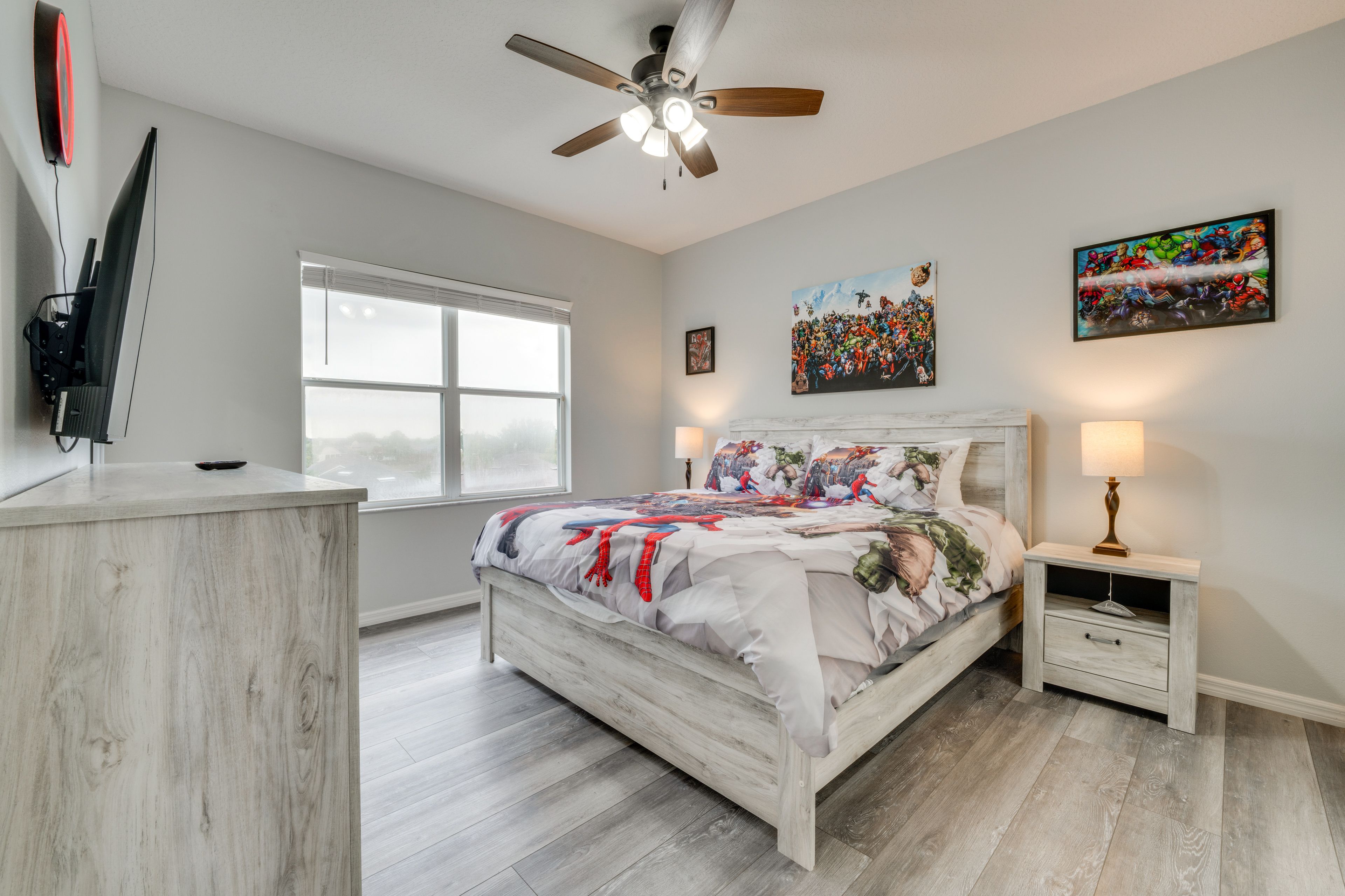Bedroom 2 | Queen Bed | Linens Provided | Smart TV | 2nd Floor | En-Suite Bath