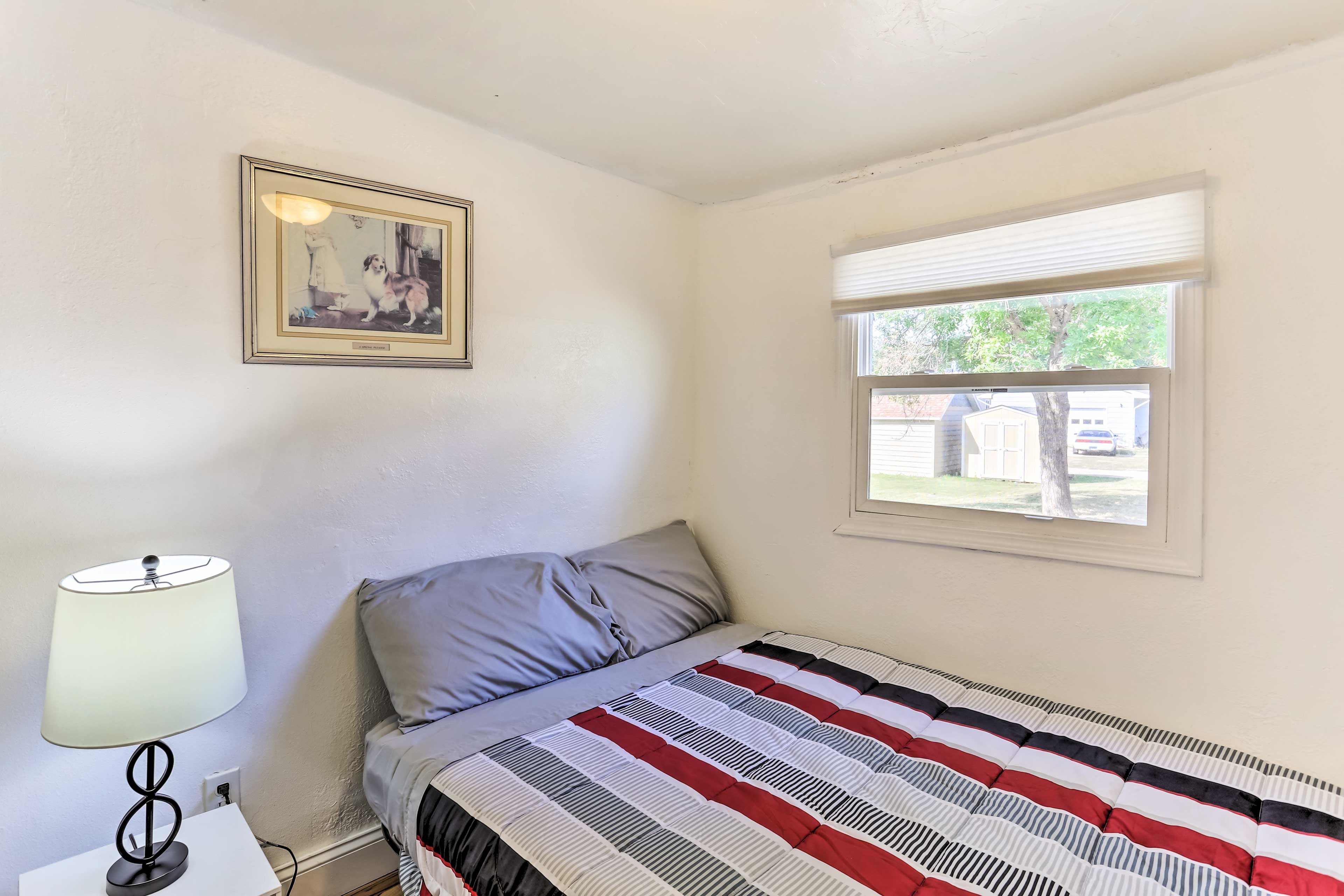 Bedroom 2 | Full Bed | Towels Provided | Ceiling Fans