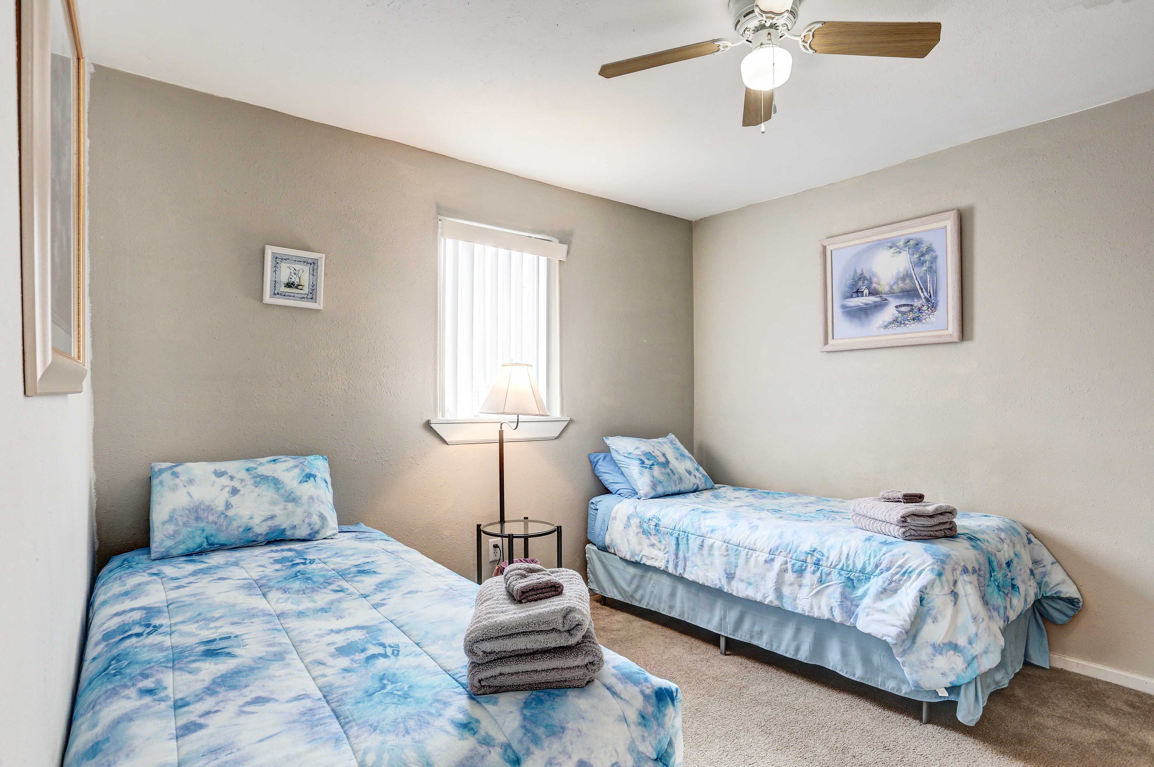 Bedroom 2 | 2 Twin Beds