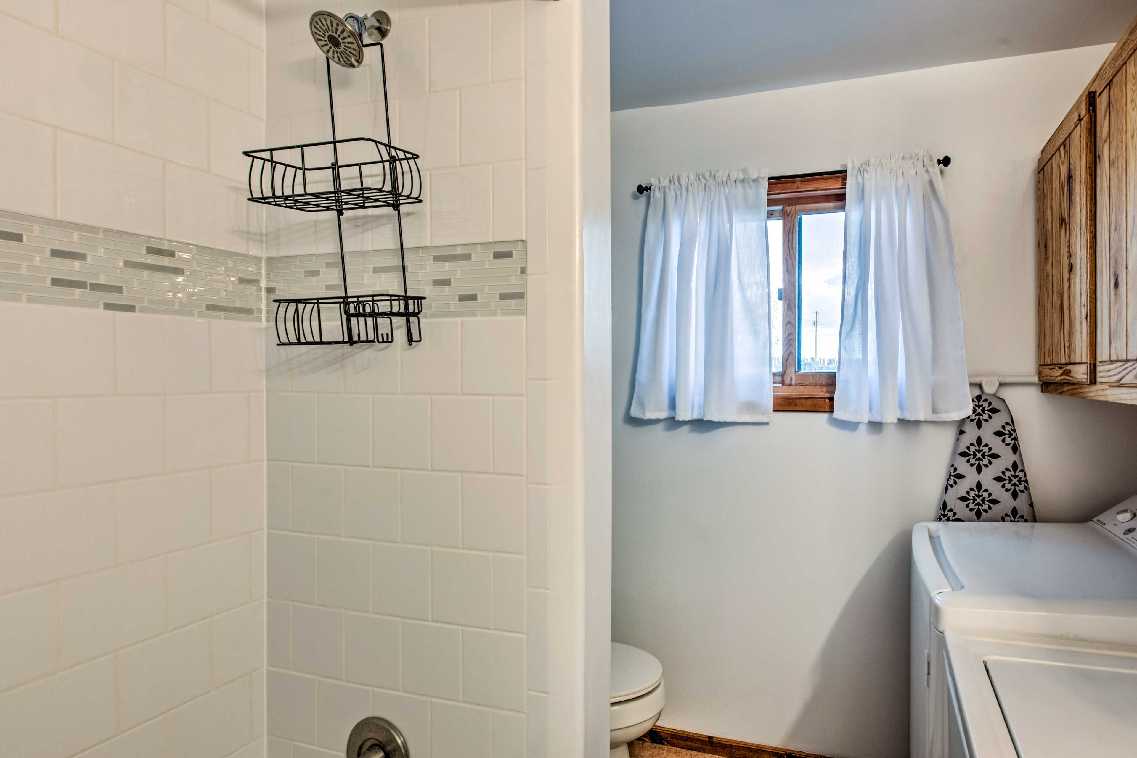 Full Bathroom | Complimentary Toiletries | Towels Provided | Washer & Dryer