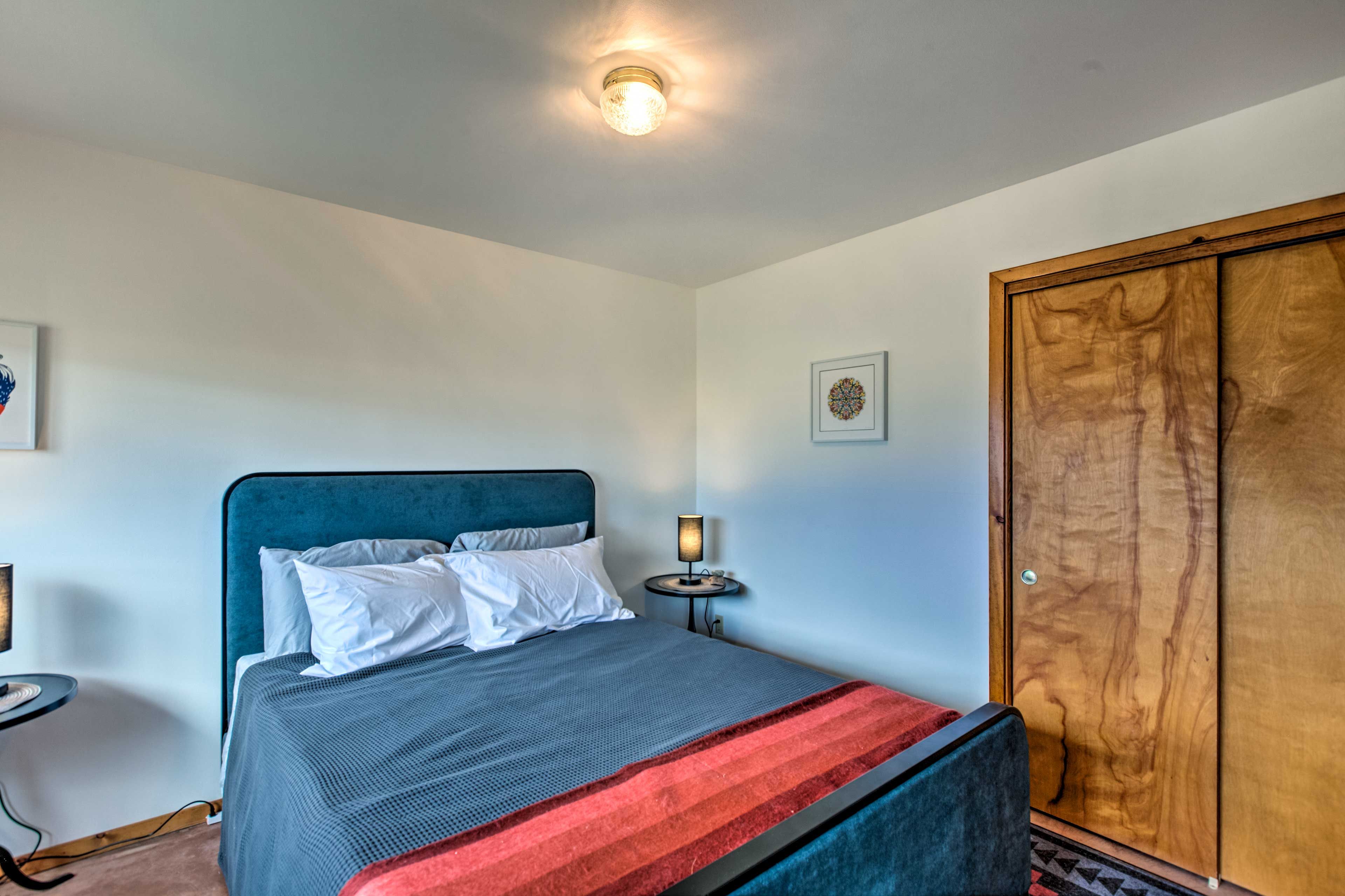 Bedroom 2 | Queen Bed
